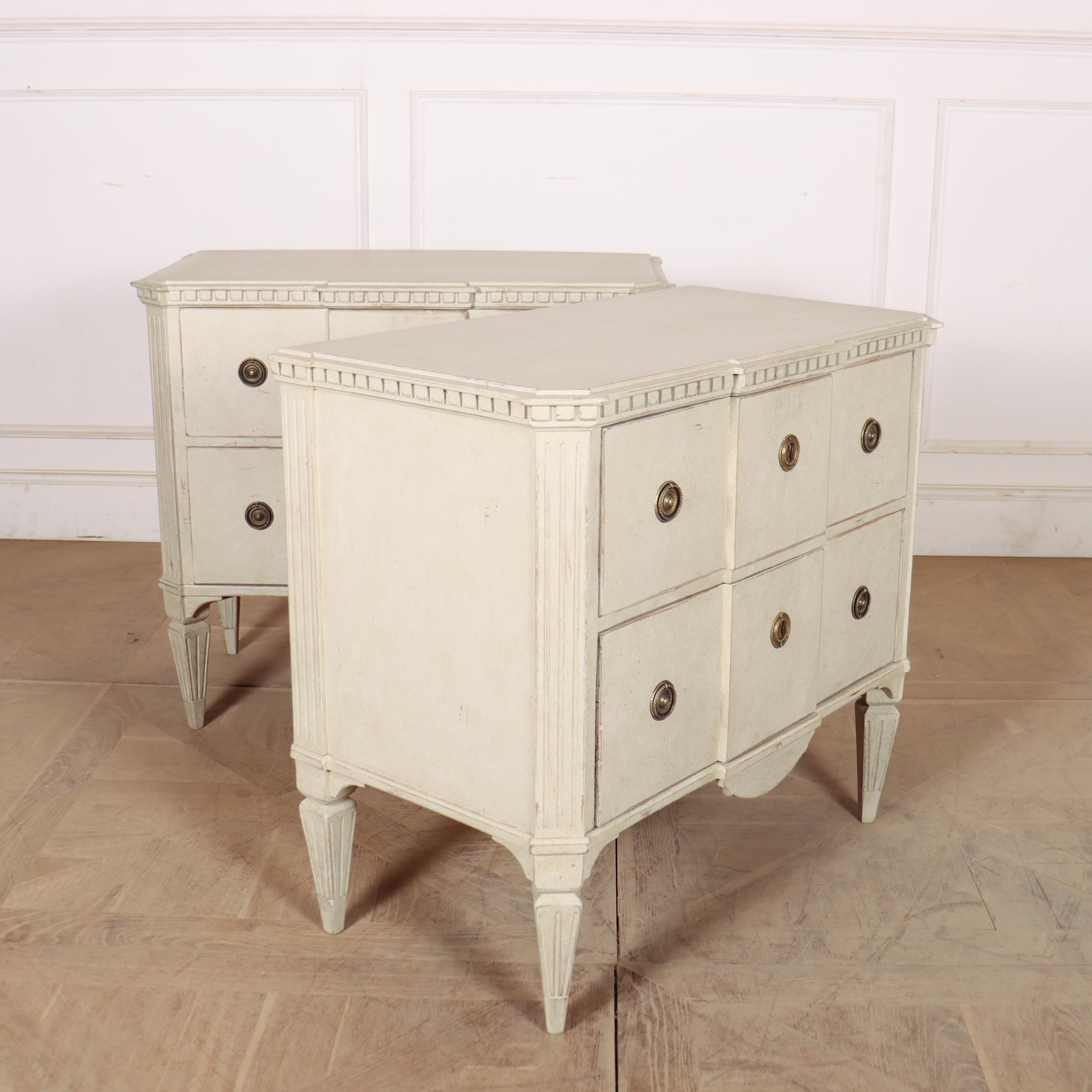 Pair of Painted Swedish Breakfront Commodes For Sale 2