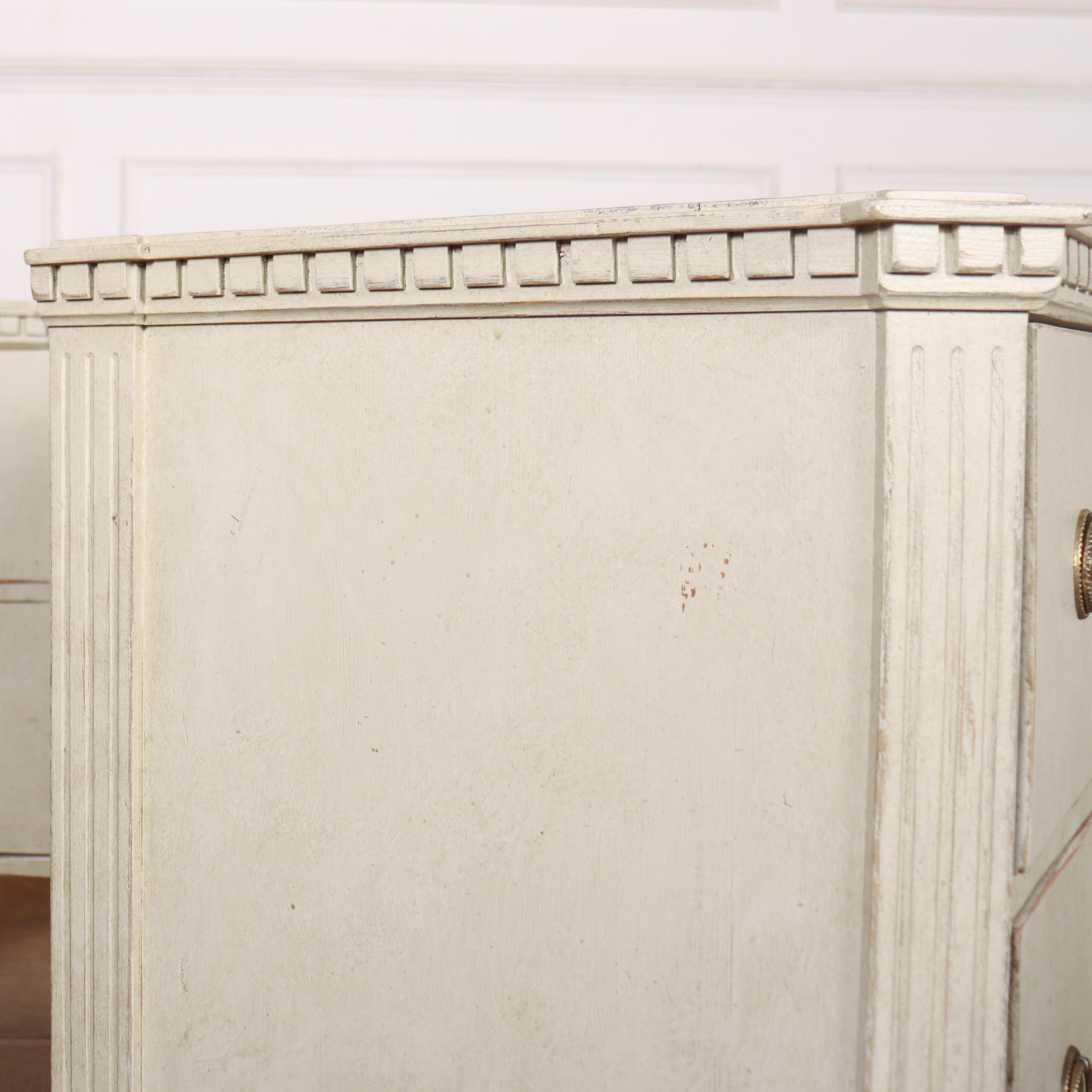 Pair of Painted Swedish Breakfront Commodes For Sale 4