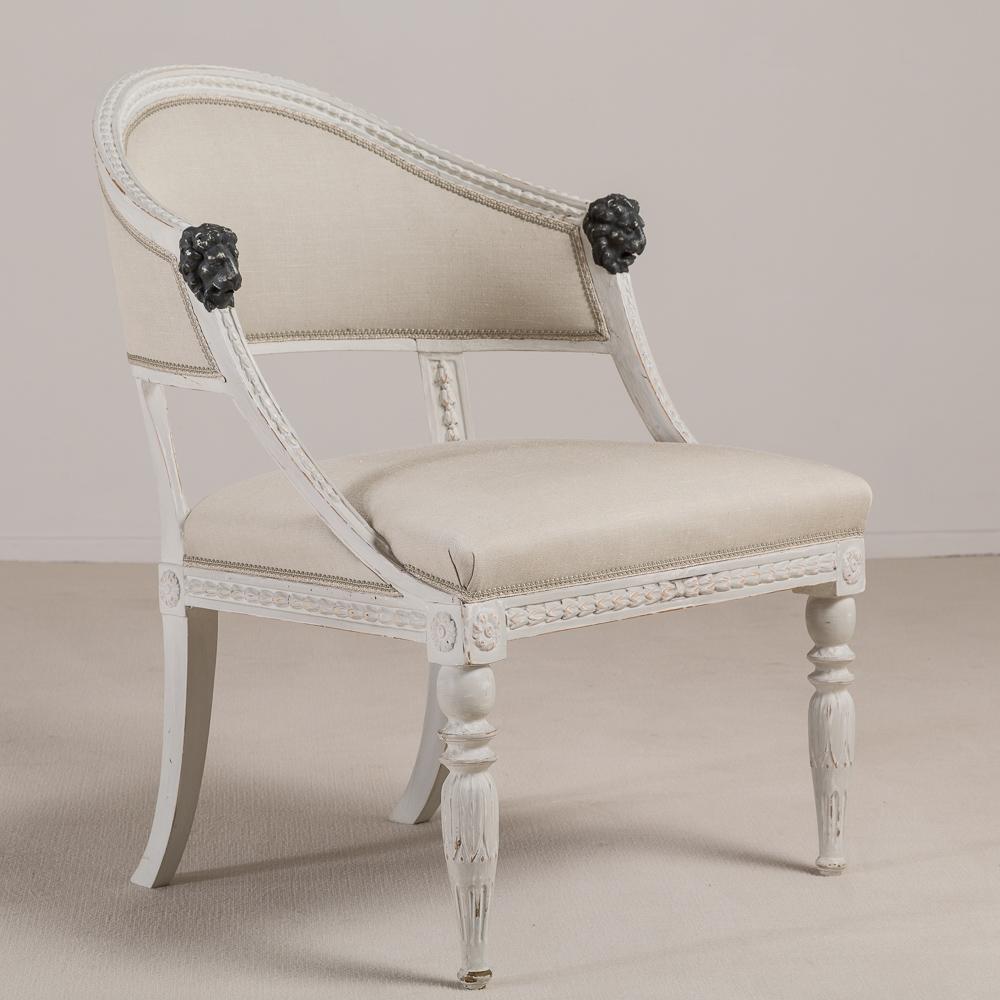 Fino al XVIII secolo Coppia di poltrone impero svedesi dipinte, circa 1800 in vendita