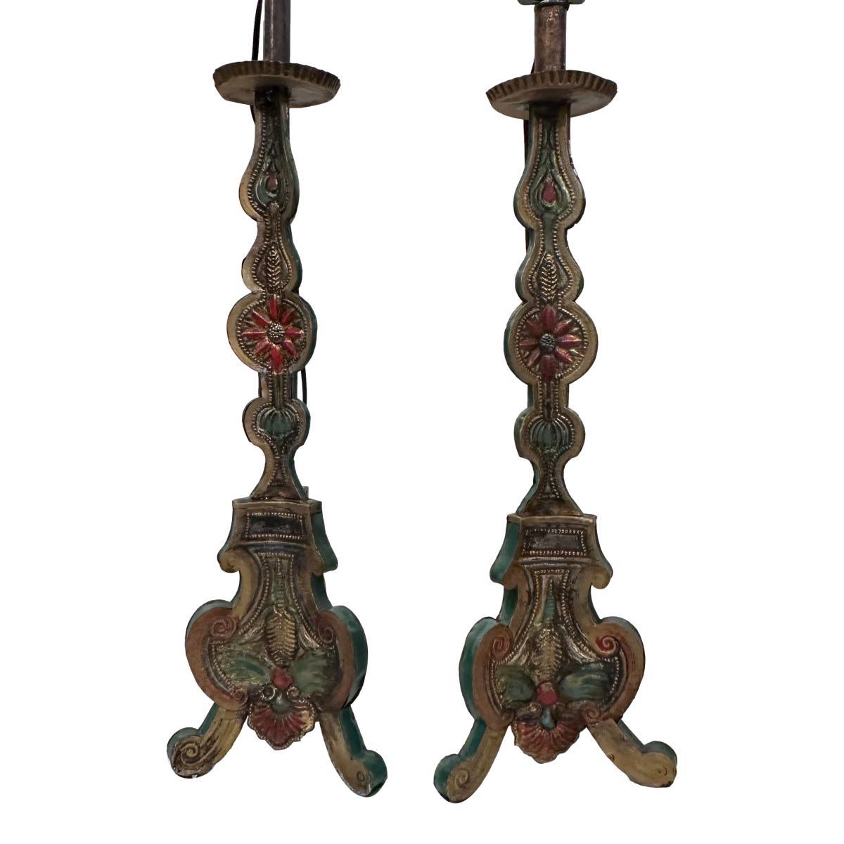 Milieu du XXe siècle Paire de lampes Tole peintes en vente