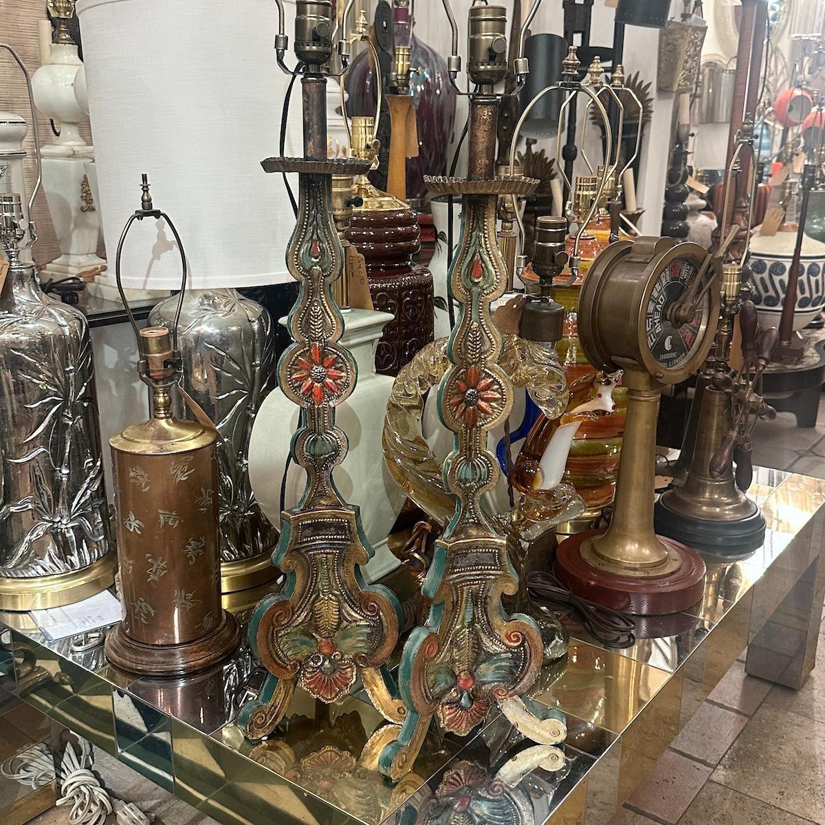 Métal Paire de lampes Tole peintes en vente