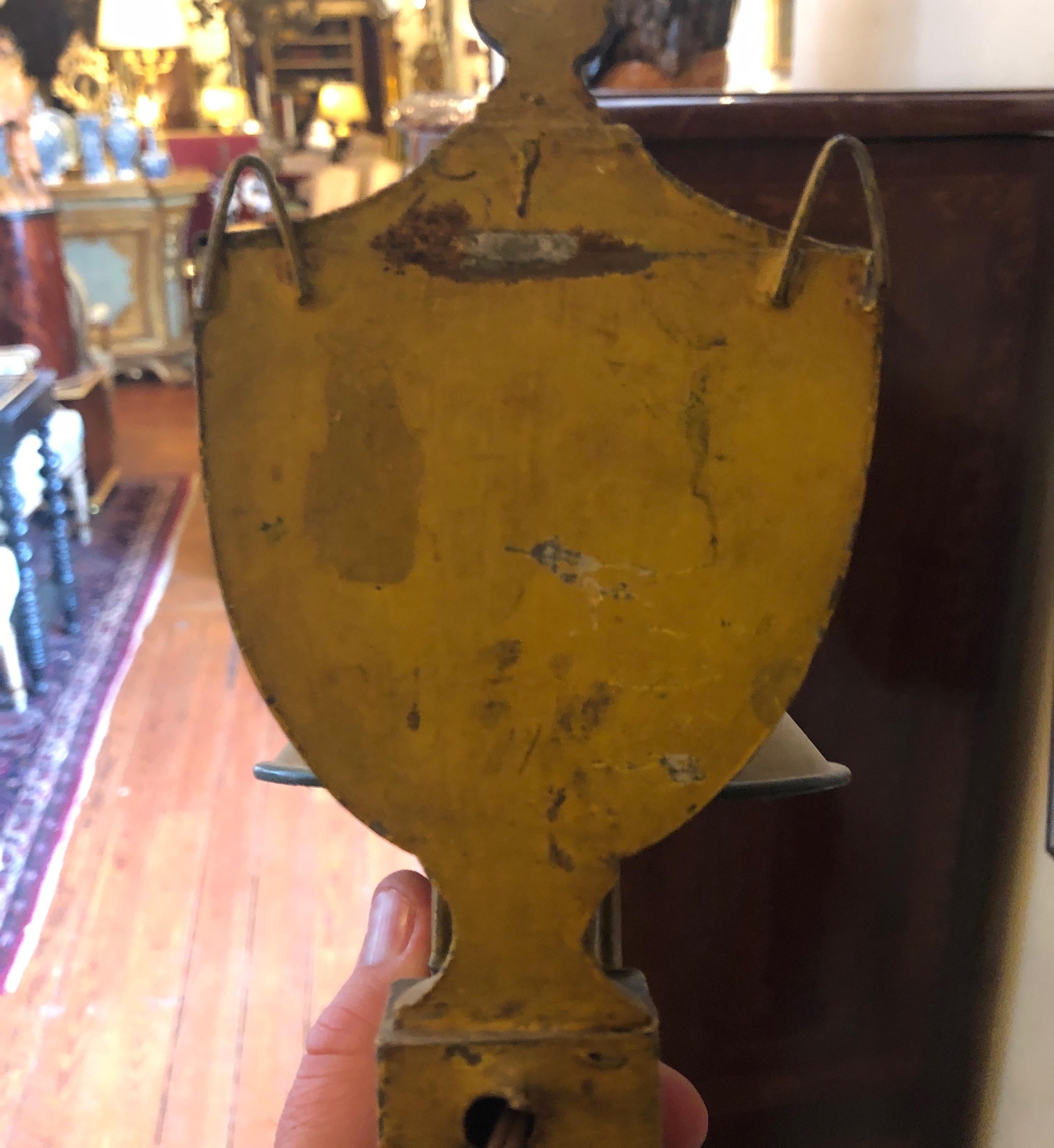 Pair of Painted Tole Sconces In Good Condition For Sale In Natchez, MS