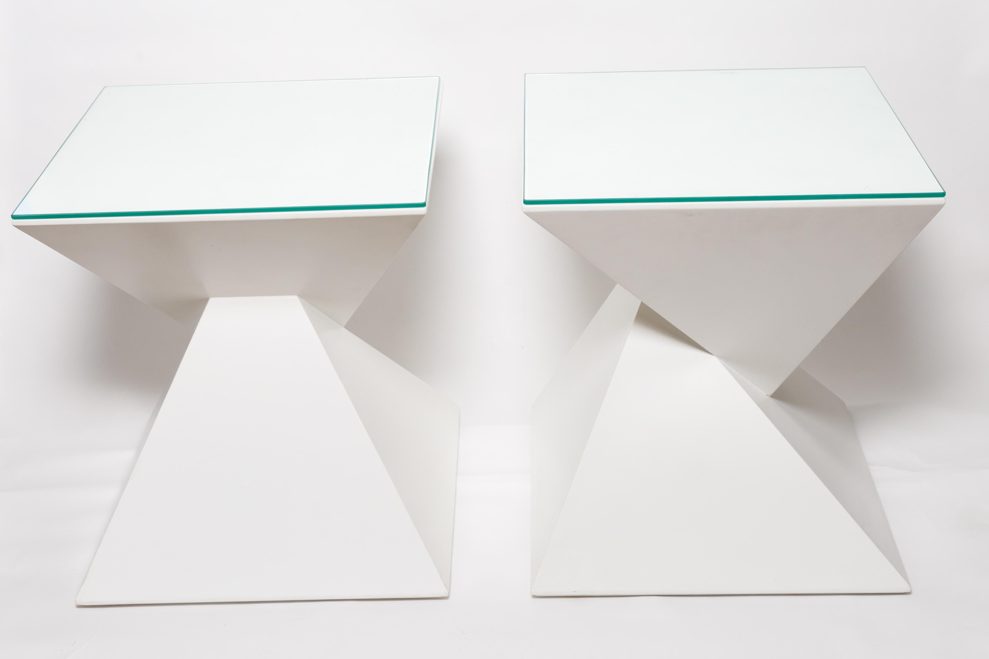 Pair of Painted Wood, Angular, Geometric Side Tables with Glass Tops In Good Condition For Sale In Bridgehampton, NY