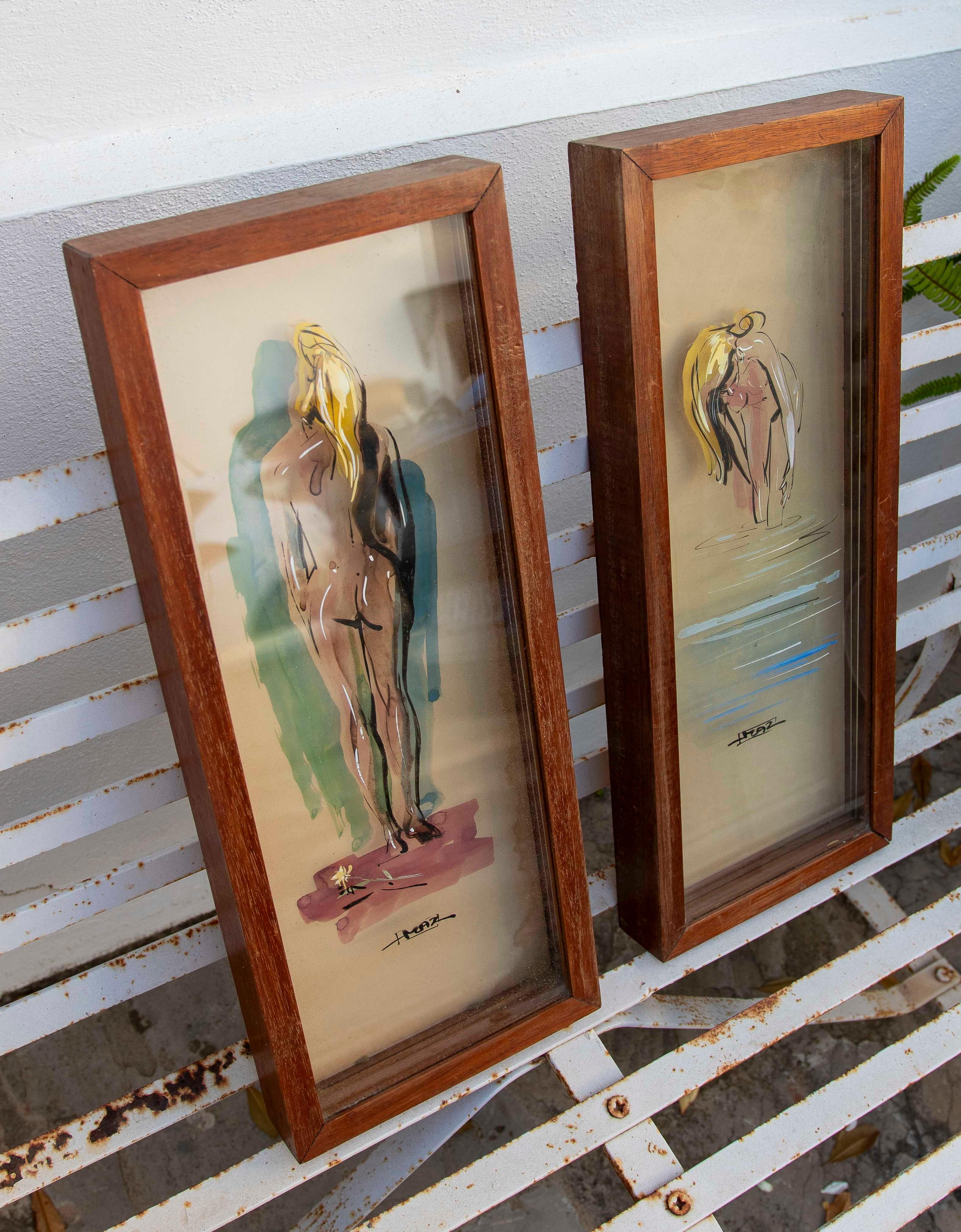 Paire de peintures de femmes demi-nakes peintes sur verre signé TMAZ en vente 1