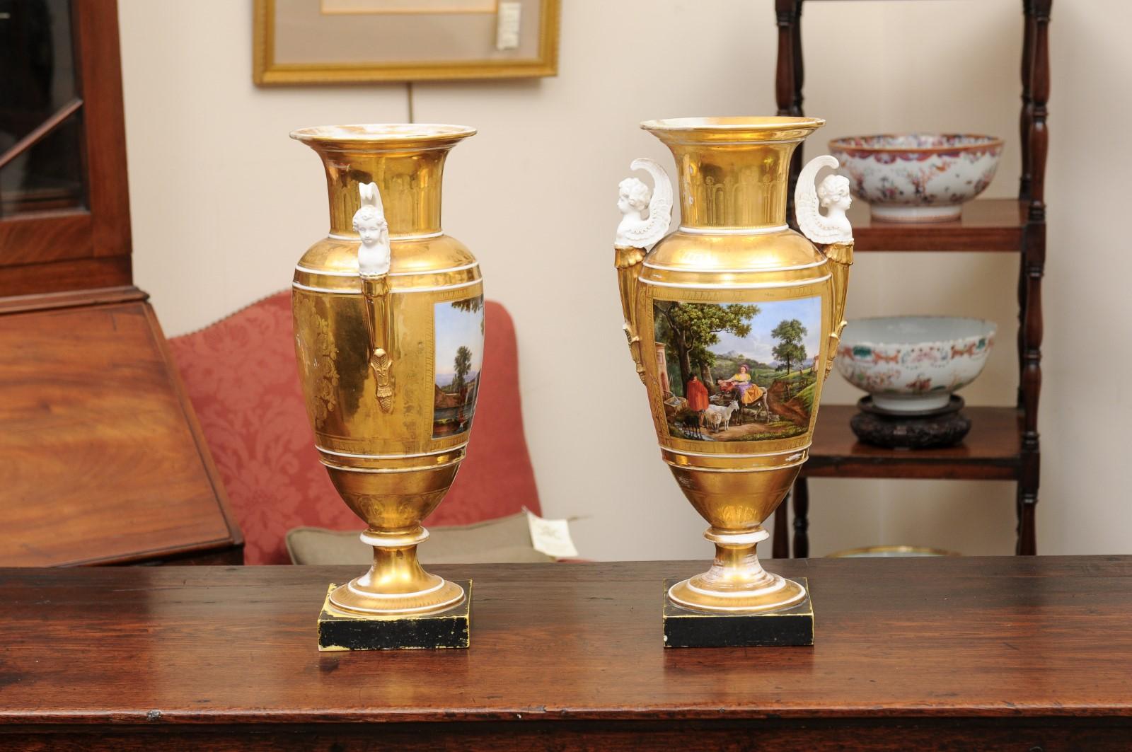 Pair of Pair Porcelain Vases, 19th Century For Sale 3