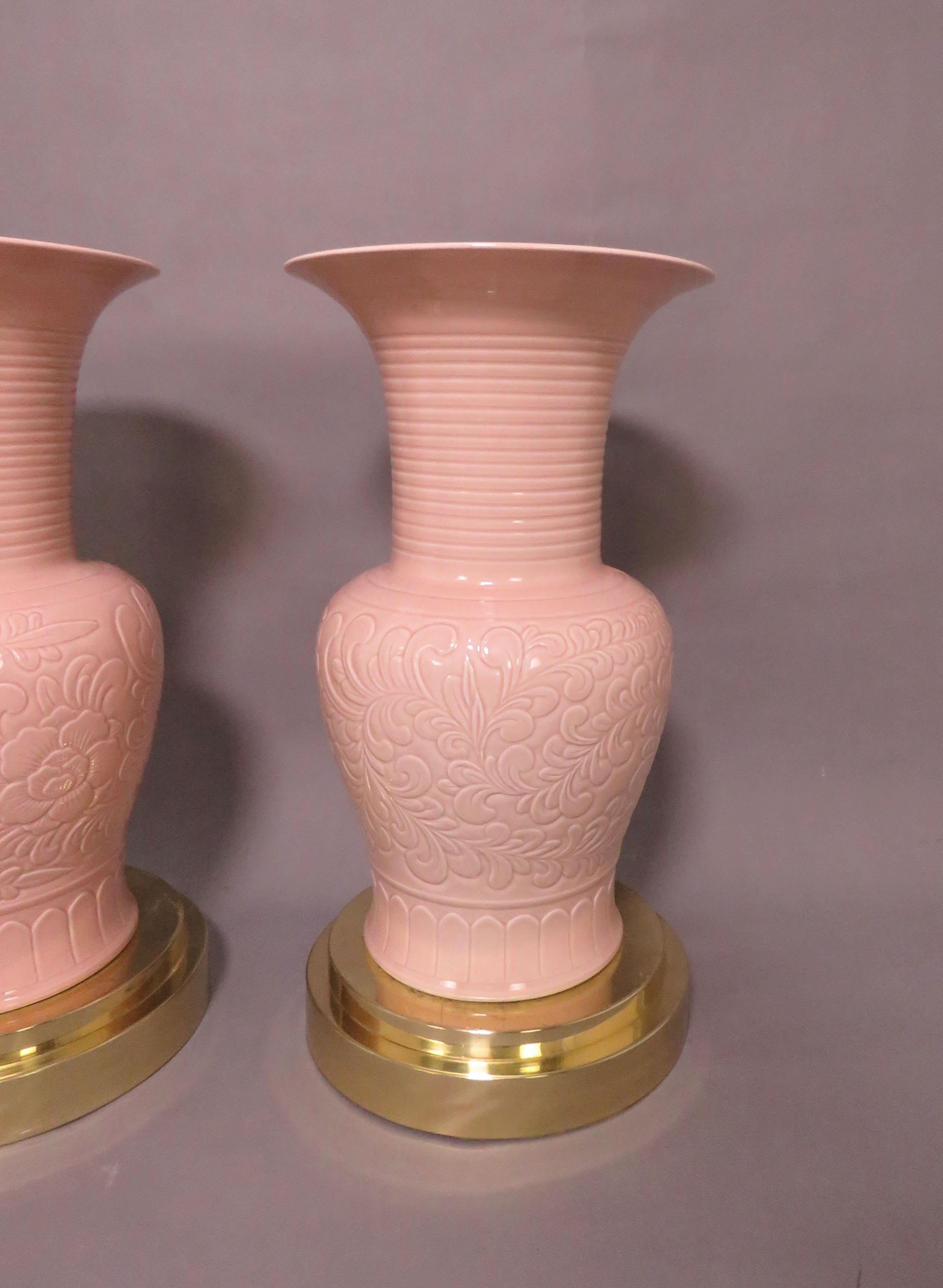 Hollywood Regency Pair of Palace Floor Vases on Brass Stands, circa 1980s For Sale