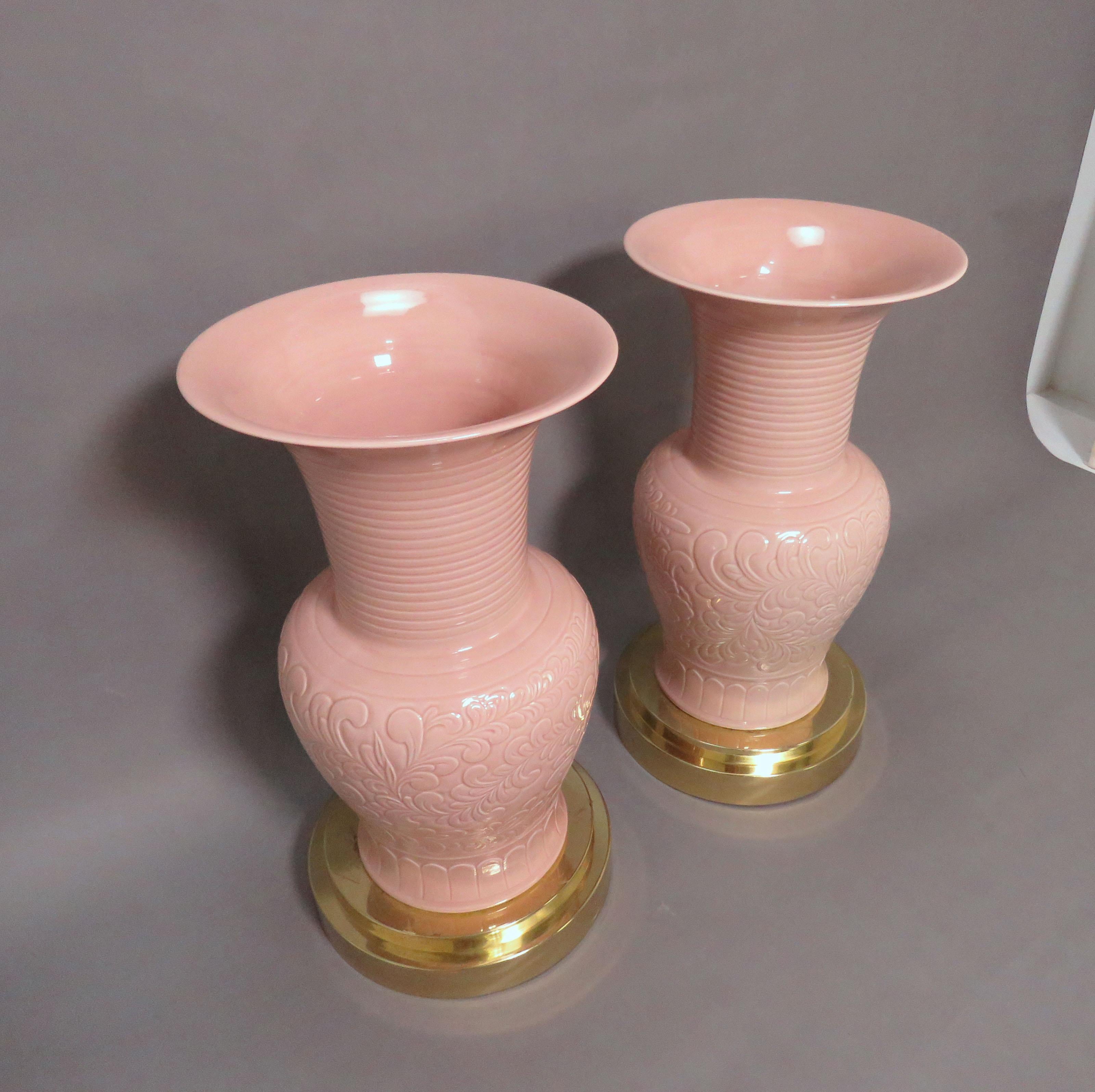 Pair of Palace Floor Vases on Brass Stands, circa 1980s In Good Condition For Sale In Peabody, MA