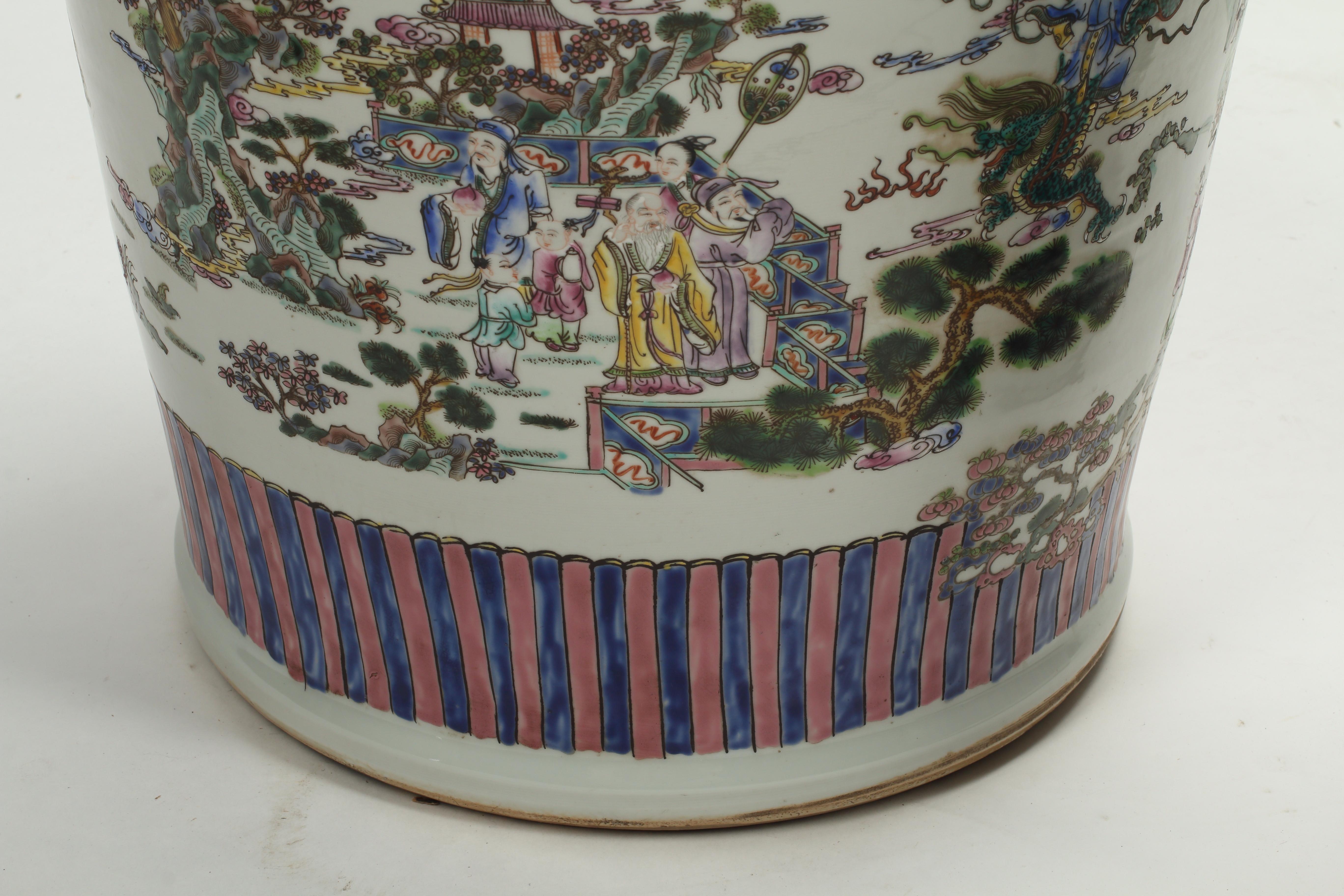 Pair of Palatial Hand Painted Chinese Porcelain Vases For Sale 1