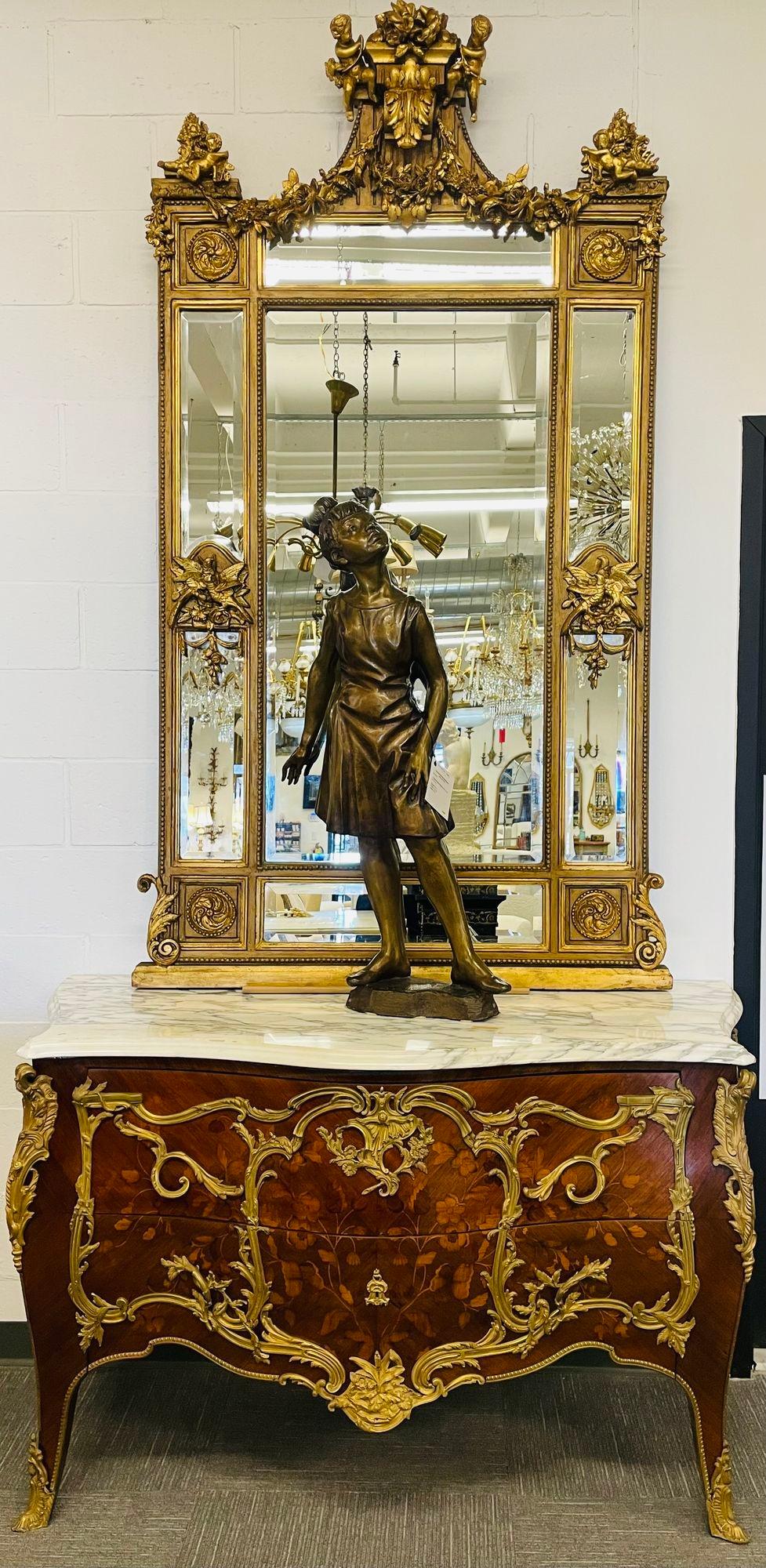 Paire de Miroirs Palatial en Bois Doré Louis XVI Sculptés à la Main, Porte / Console / Porte Mural en vente 1