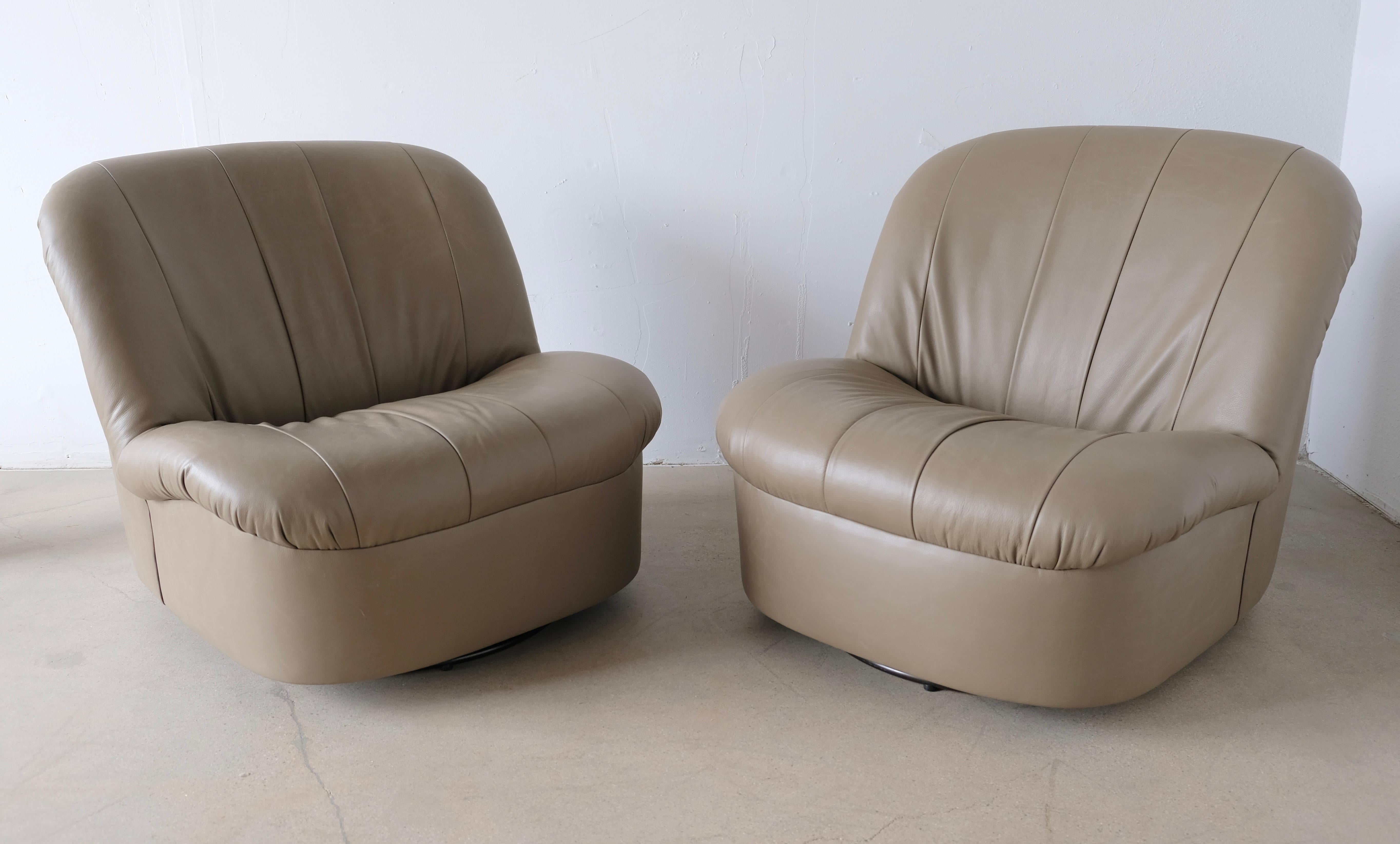 Pair of Pale Olive Green Leather Low 1970s Swivel Slipper Lounge Chairs 4