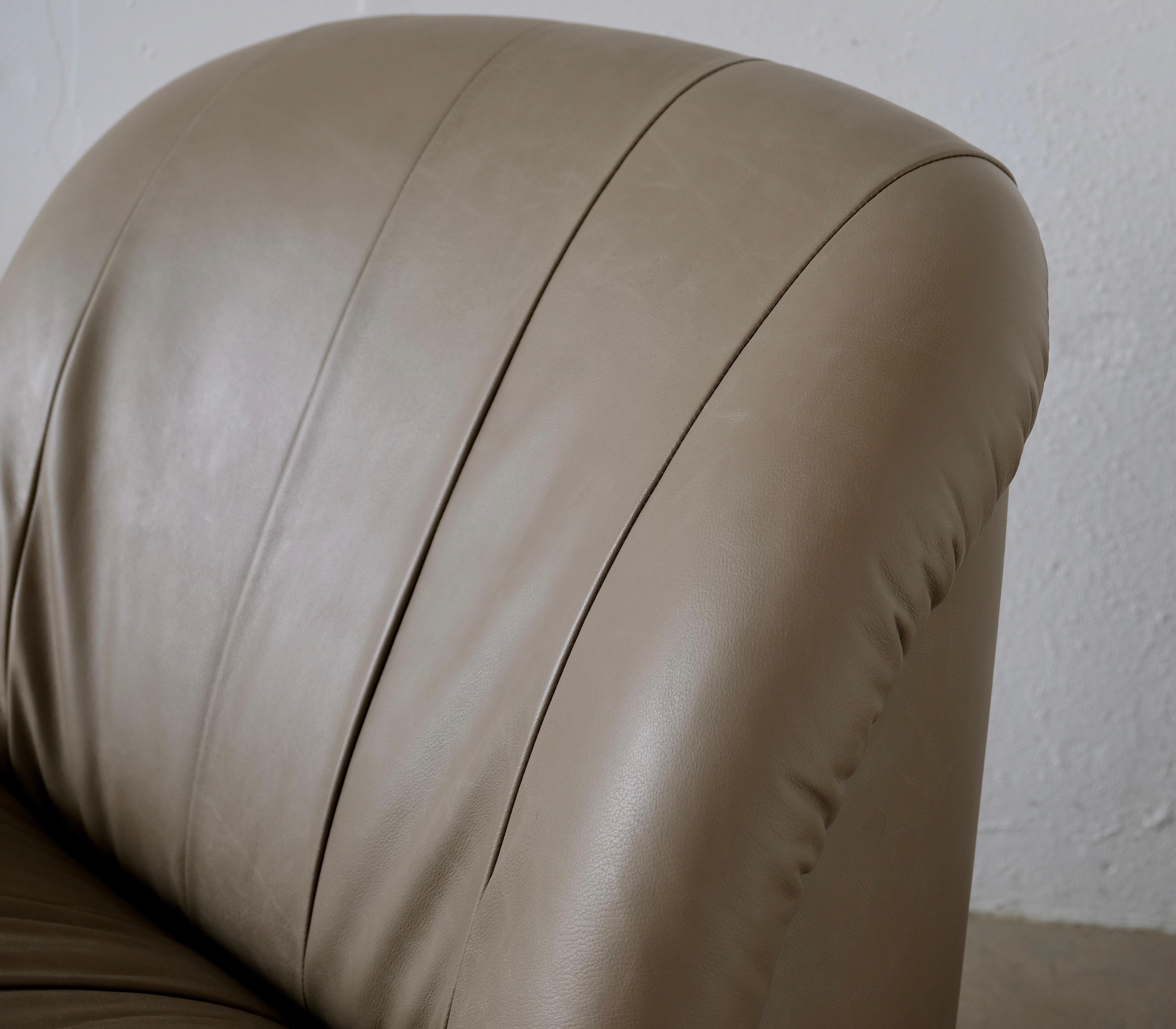 Pair of Pale Olive Green Leather Low 1970s Swivel Slipper Lounge Chairs 8