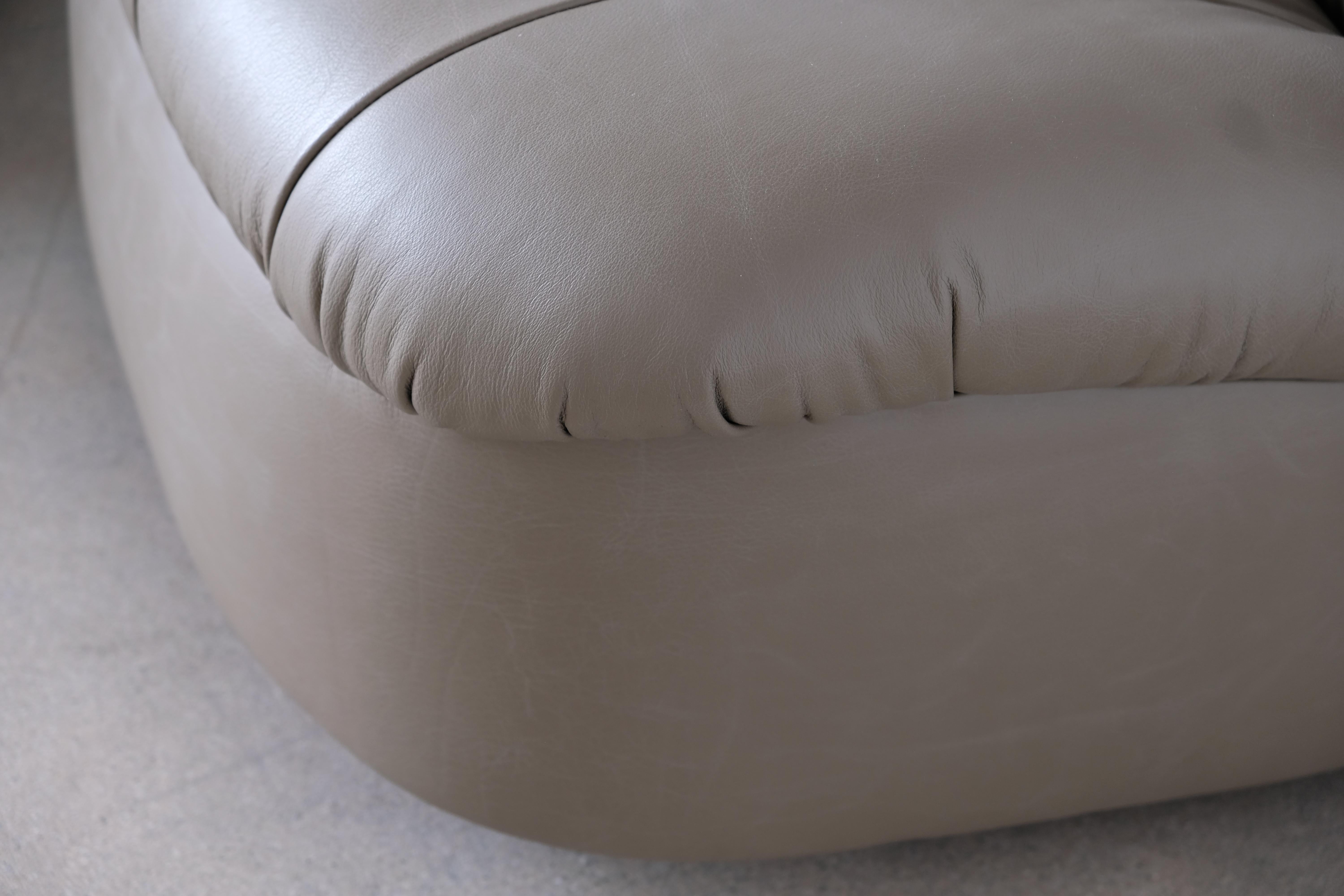 Pair of Pale Olive Green Leather Low 1970s Swivel Slipper Lounge Chairs 10