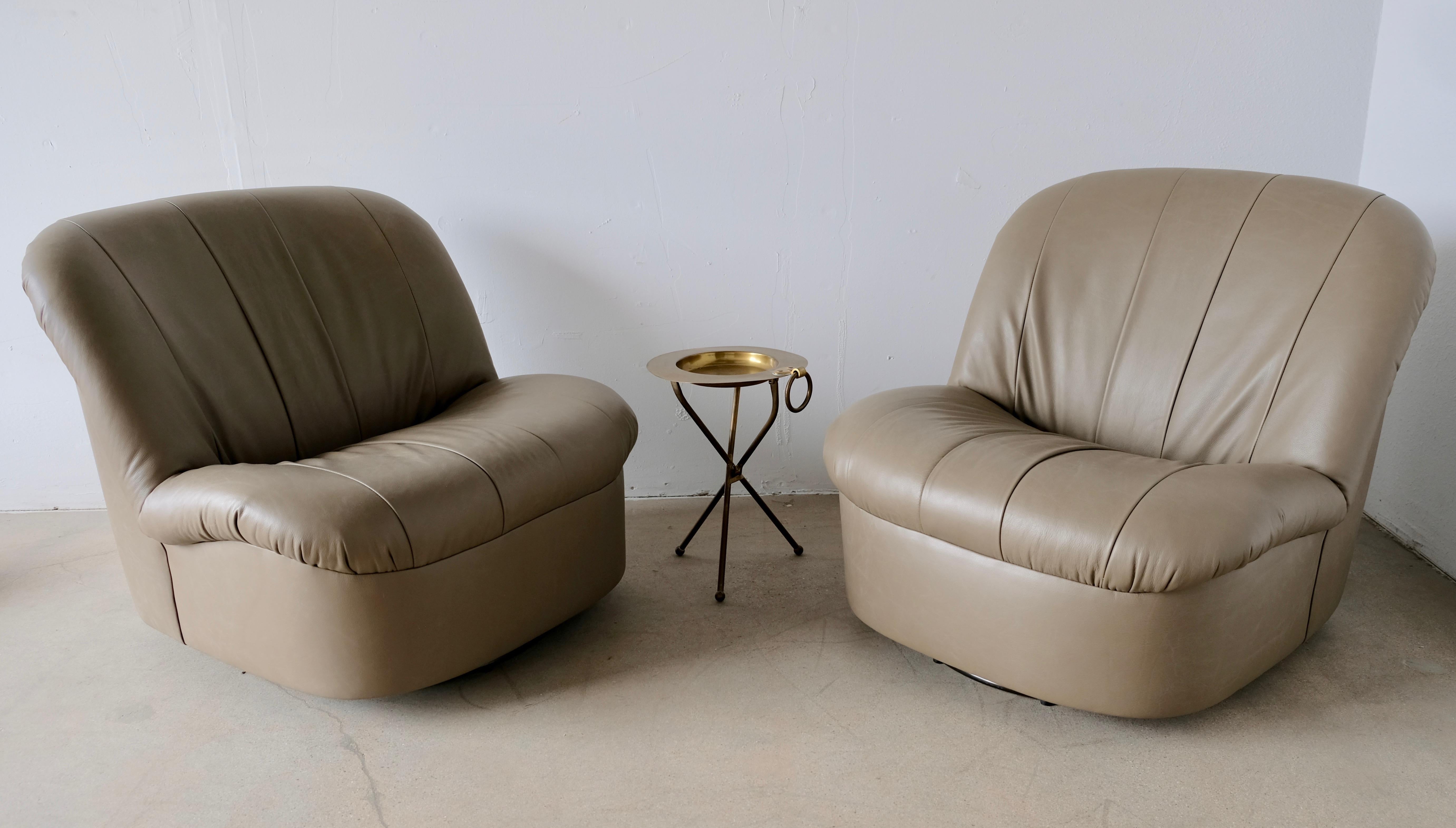 Pair of Pale Olive Green Leather Low 1970s Swivel Slipper Lounge Chairs 11