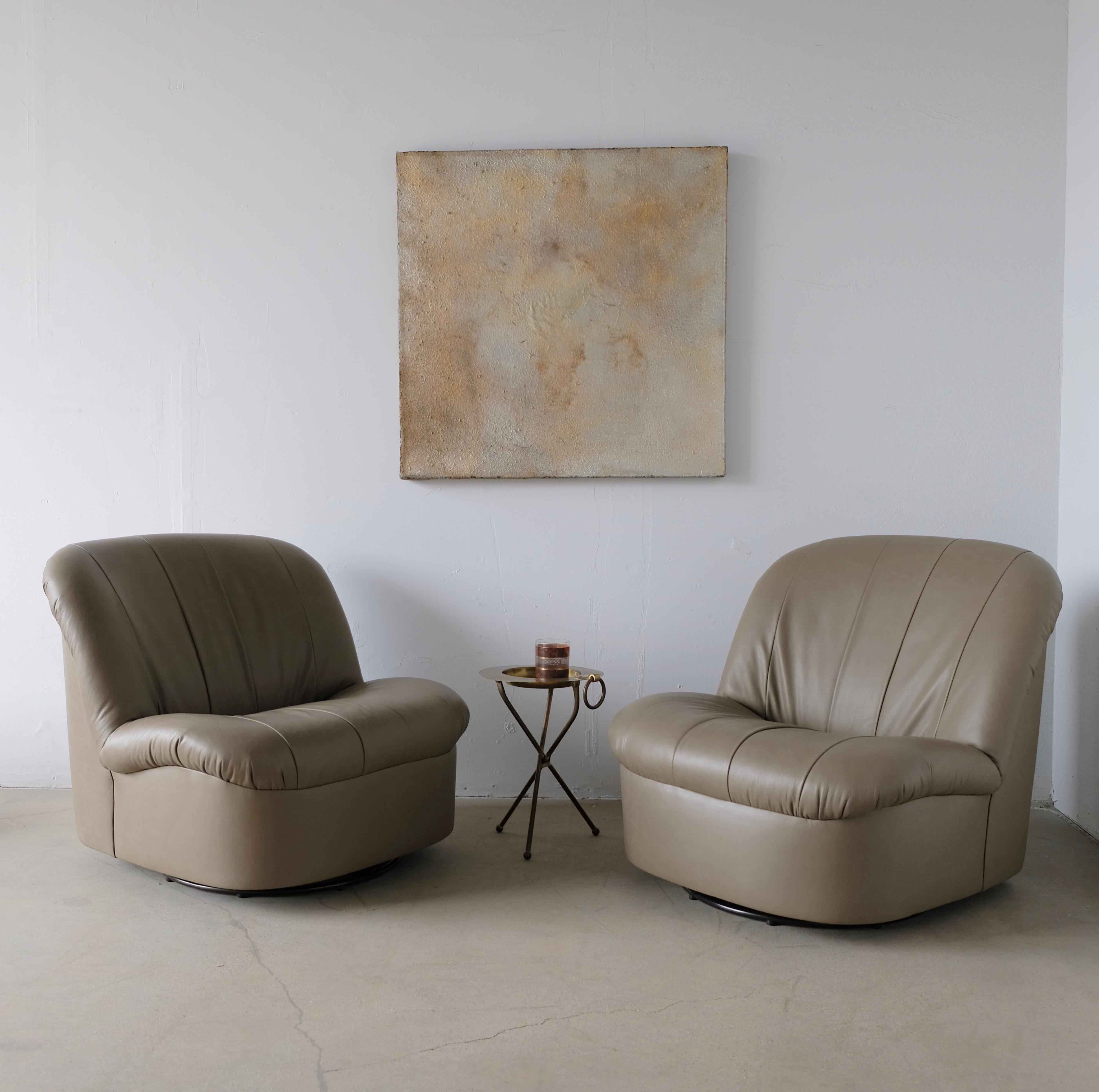 Pair of Pale Olive Green Leather Low 1970s Swivel Slipper Lounge Chairs 13