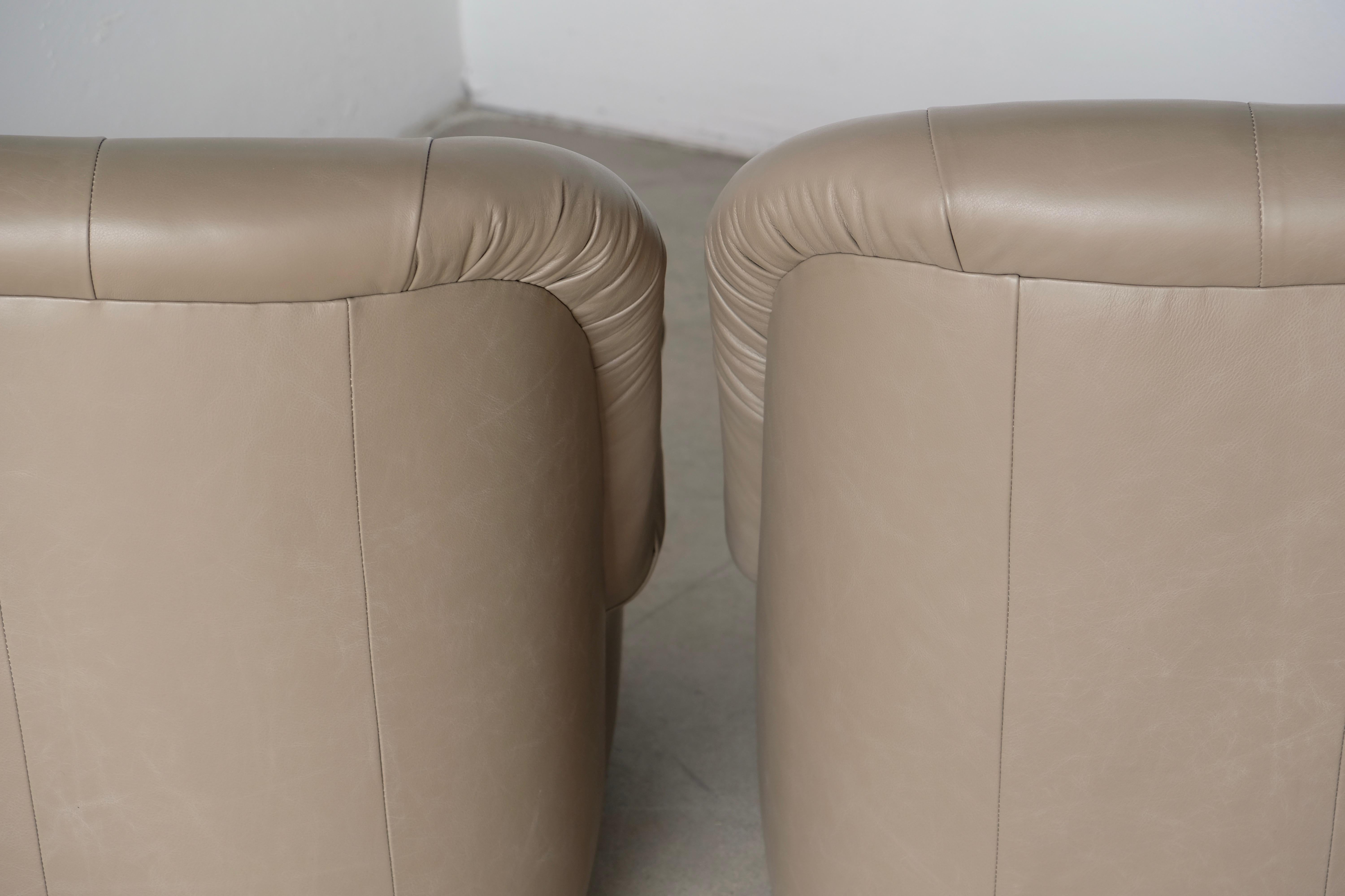 20th Century Pair of Pale Olive Green Leather Low 1970s Swivel Slipper Lounge Chairs