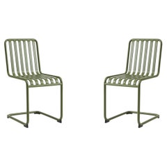 Pareja de sillas cantilever Palissade de acero con revestimiento en polvo verde oliva, para HAY
