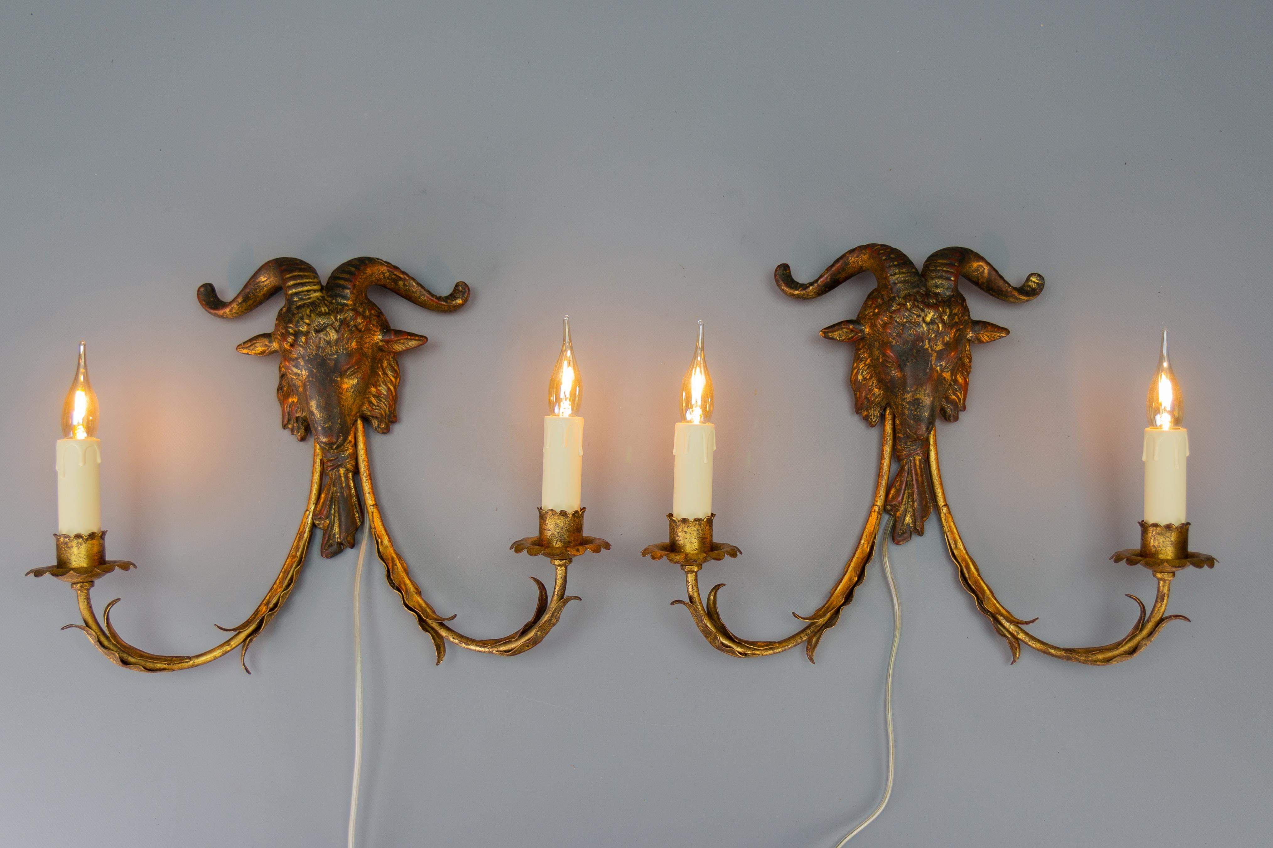 Pair of Palladio Gilt Metal and Giltwood Ram's Head Two-Light Sconces, ca. 1960s For Sale 2