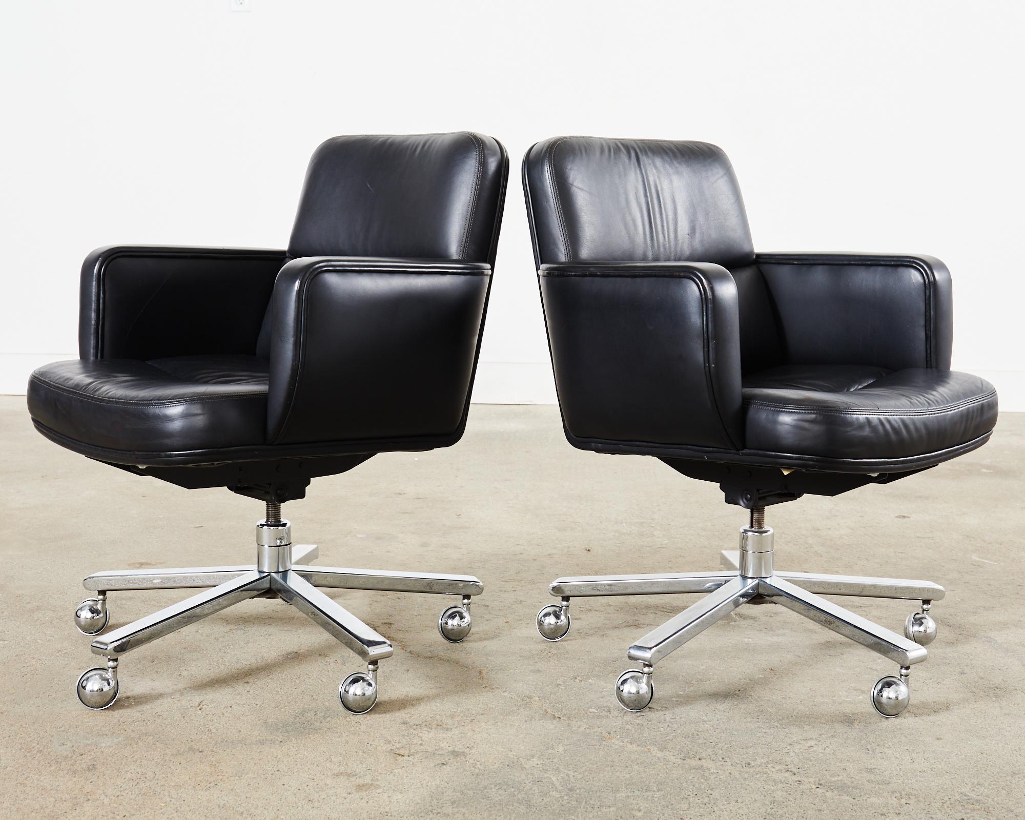 Mid-Century Modern Pair of Palladium Soft Pad Leather Executive Office Desk Chairs For Sale