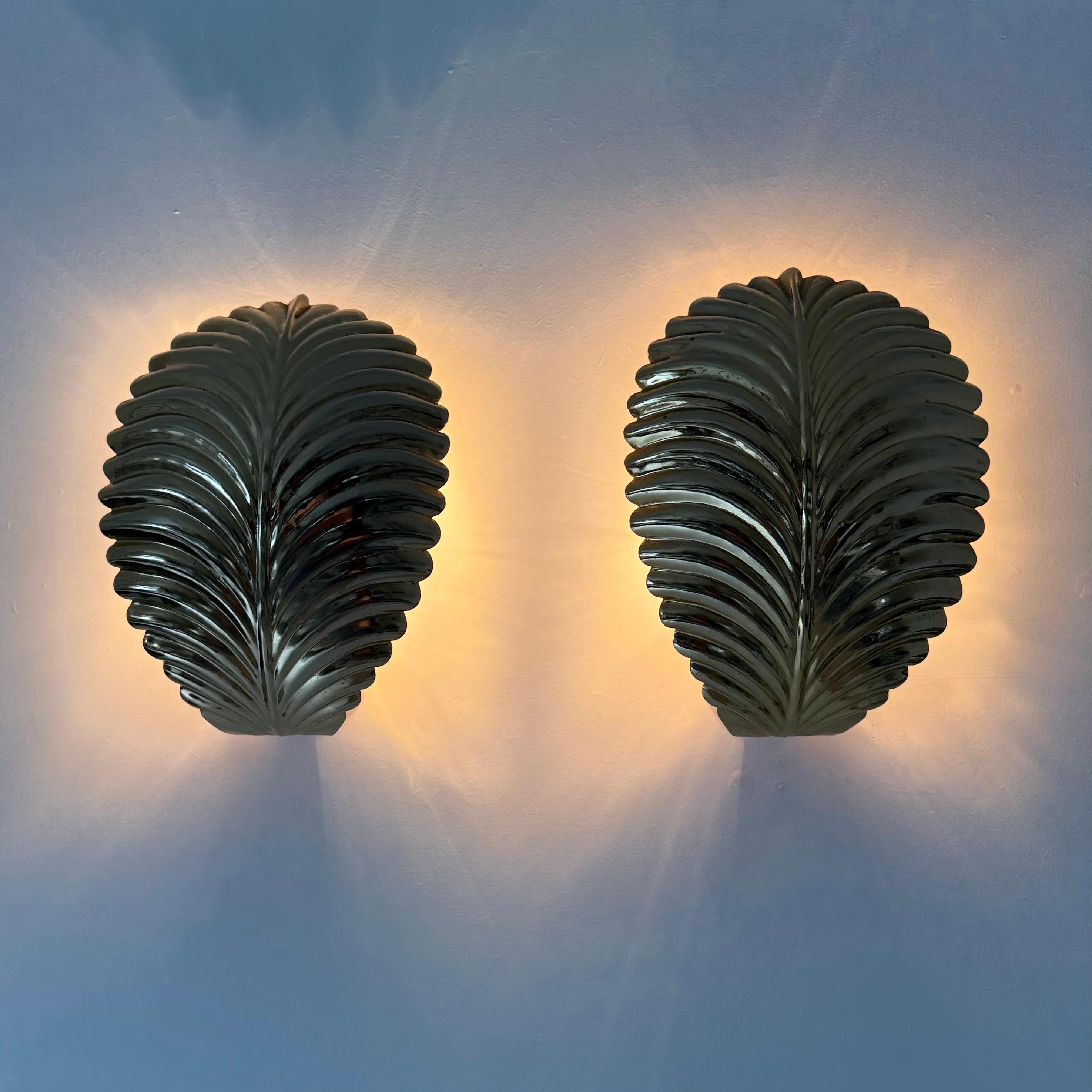 Fin du 20e siècle Paire d'appliques en feuilles de palmier, 1970 en vente