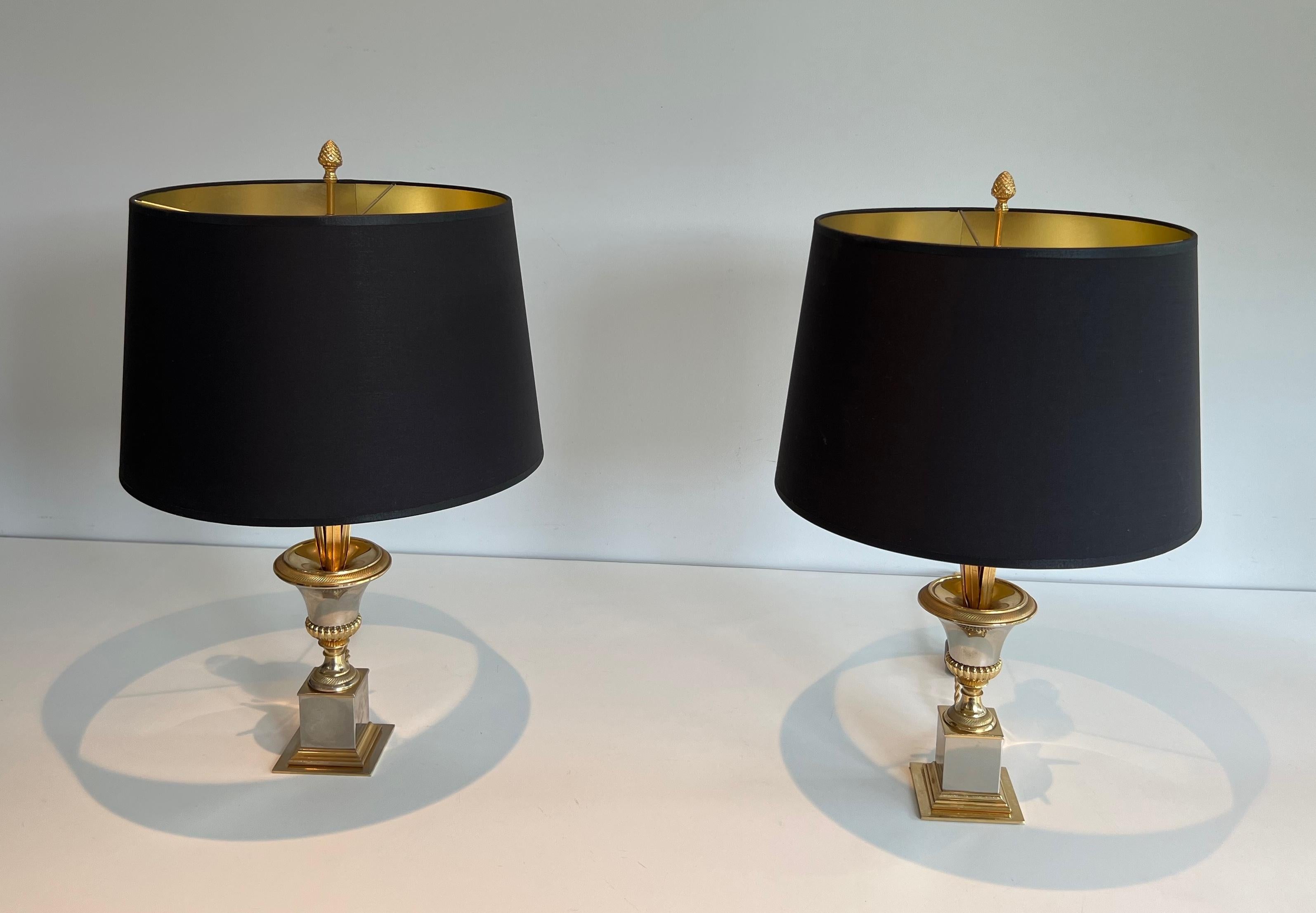 Paire de lampes de table en chrome et laiton dans le style de la Maison Charles en vente 5
