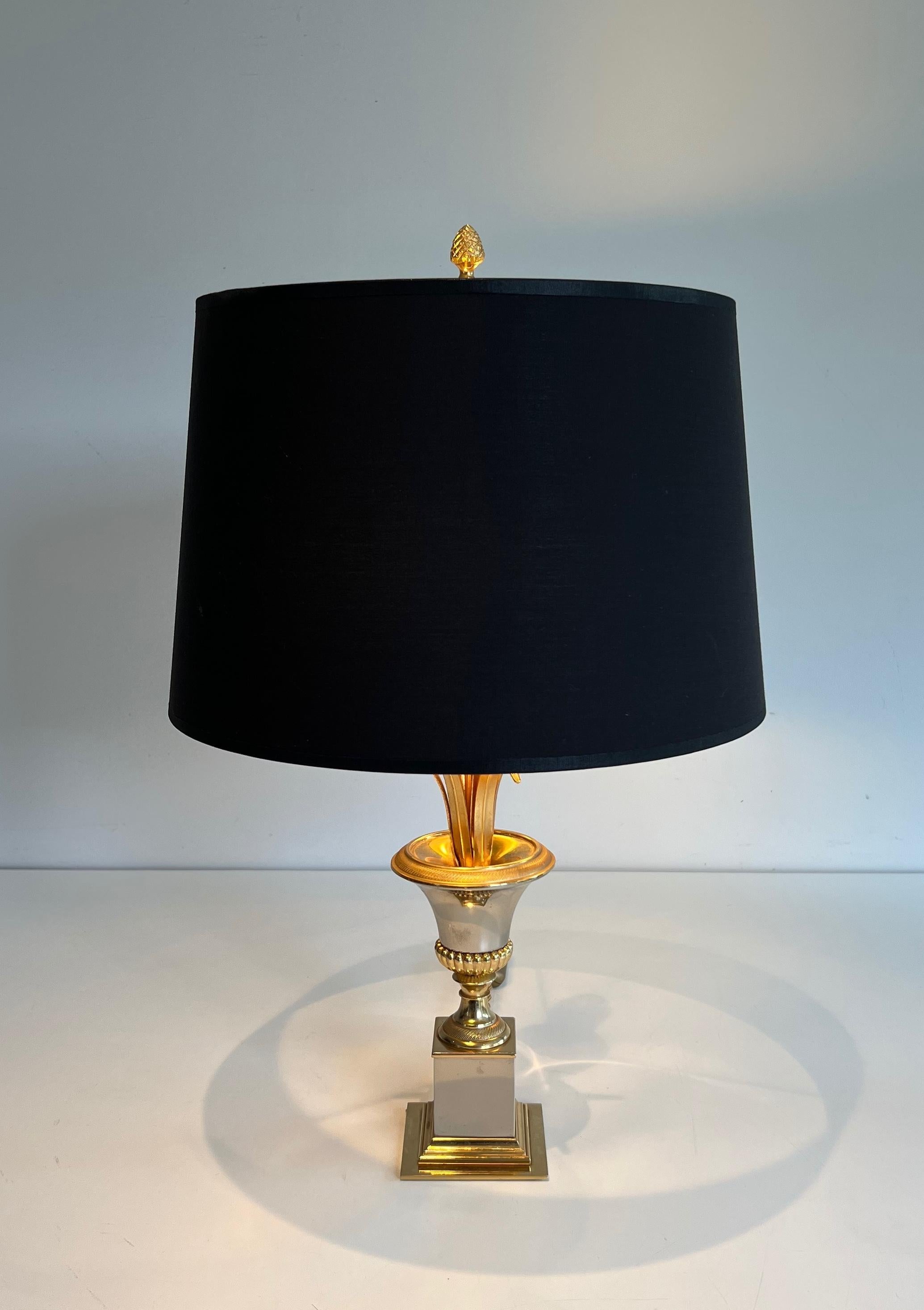 Fin du 20e siècle Paire de lampes de table en chrome et laiton dans le style de la Maison Charles en vente