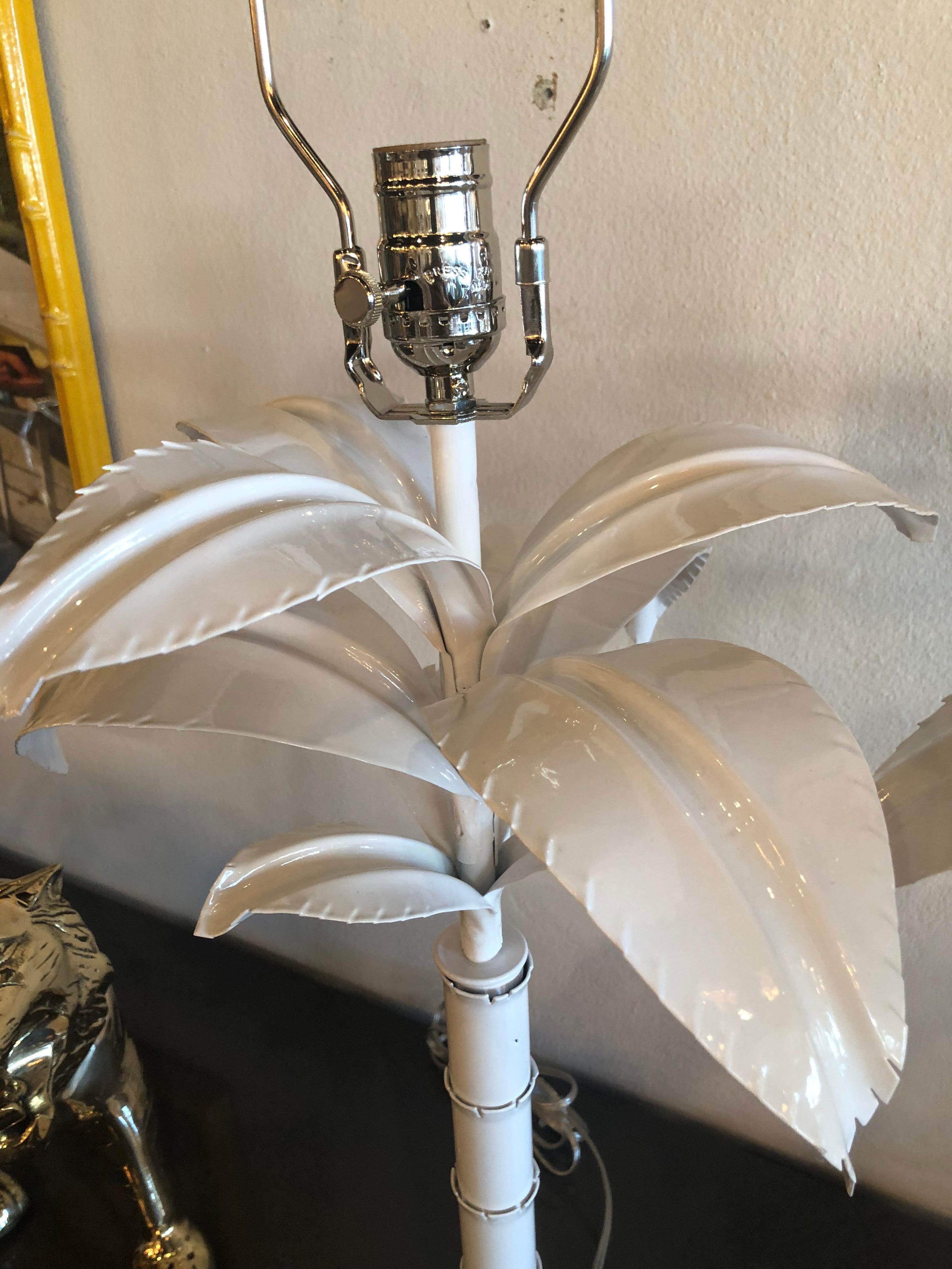 Pair of Palm Tree Frond Leaf Metal Tole Table Lamps White In Excellent Condition In West Palm Beach, FL