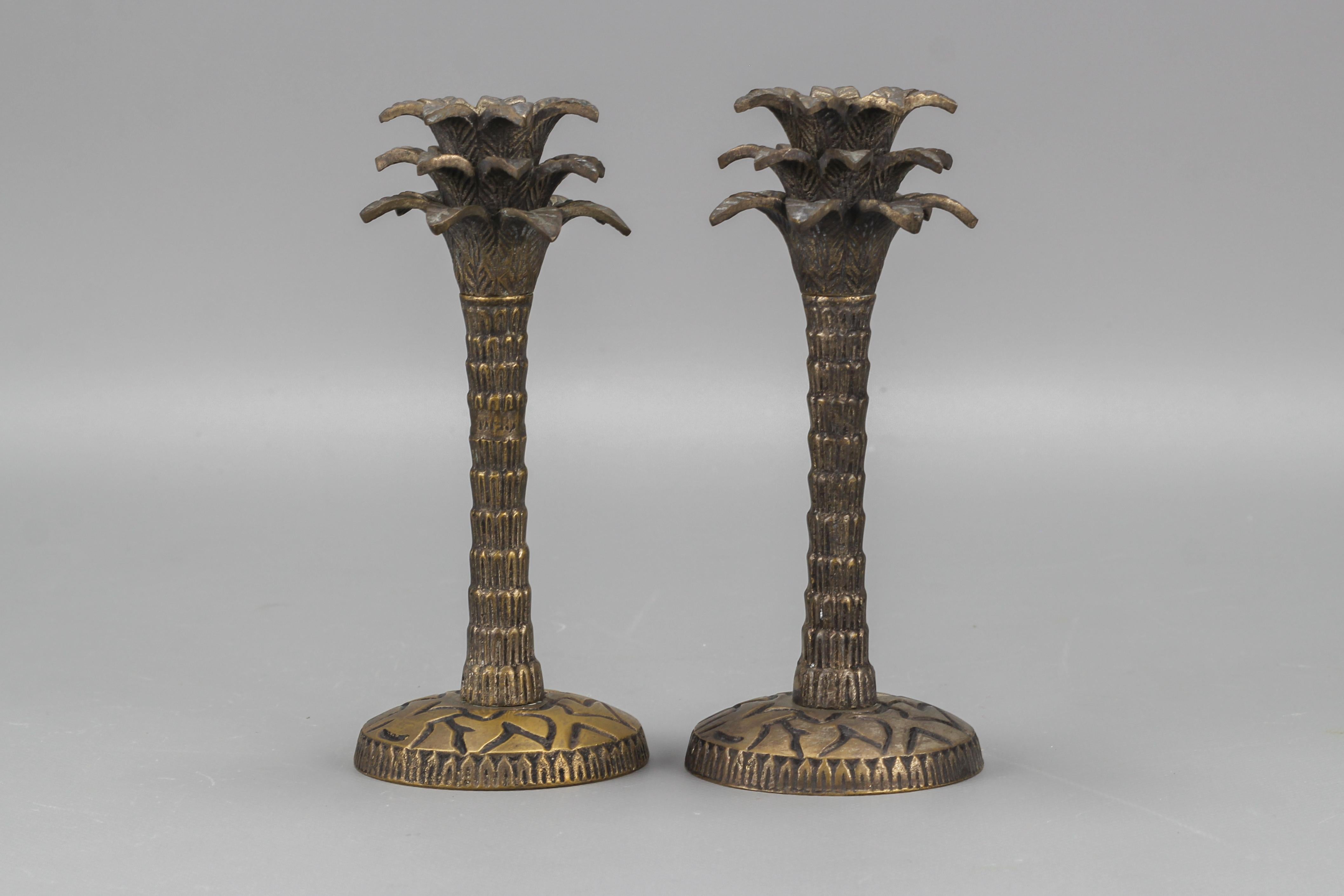A pair of beautiful palm tree-shaped white bronze candle holders, France, circa the 1950s.
Dimensions: height: 17 cm / 6.7 in; diameter: 7.5 cm / 2.95 in.
In good, age-appropriate condition with some patina.