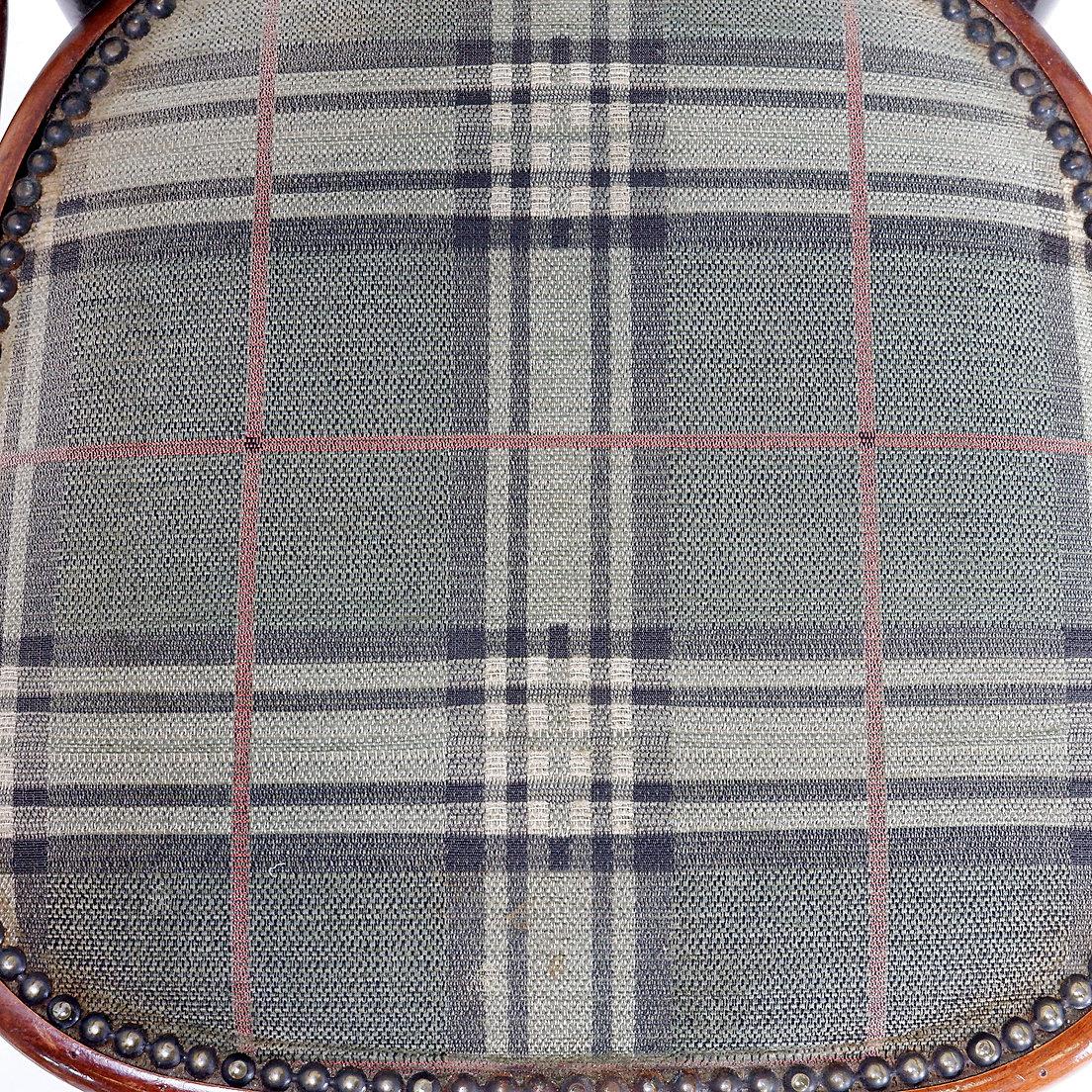 Desk armchairs - original upholstery fabric
Measures : 55,5x41cm H:77cm SH:47cm 
Materials : Wood - Fabric