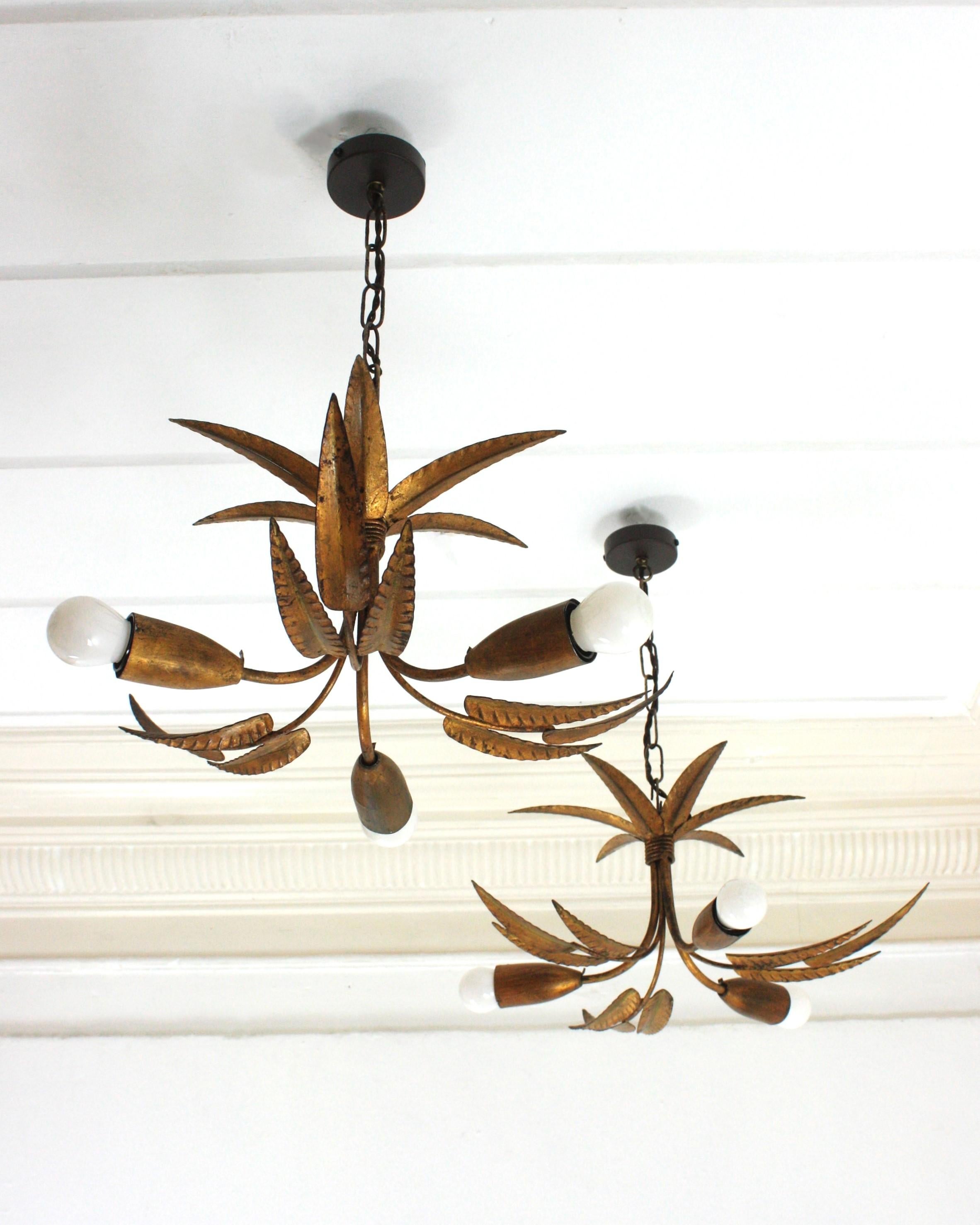 Pair of Palmette Chandeliers or Pendants in Gilt Iron with Leaves Design For Sale 2