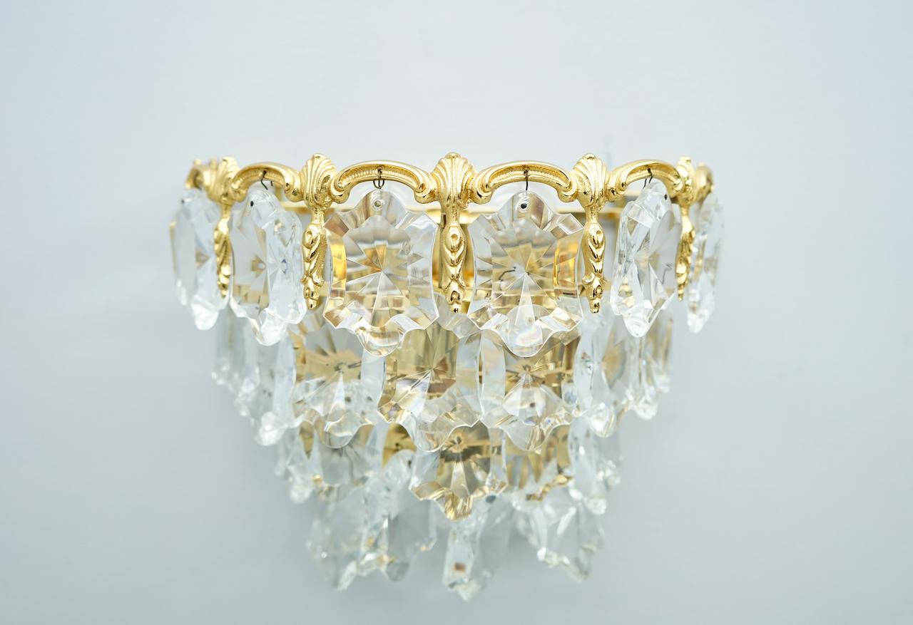 Pair of Palwa wall sconces lights brass and crystal glass, 1960s

Very good condition.