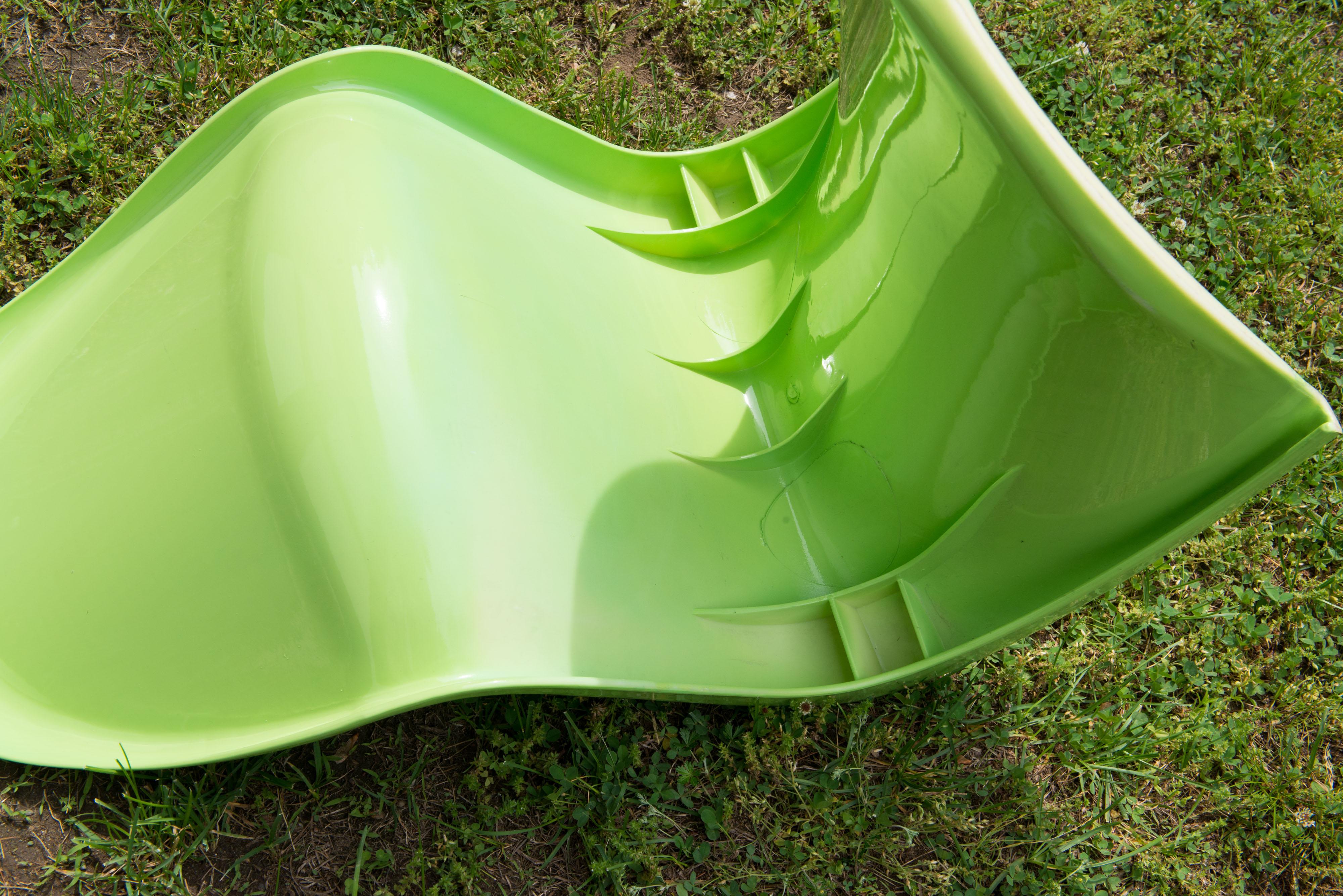 Pair of Panton Classic Chairs in Lime Green For Sale 2