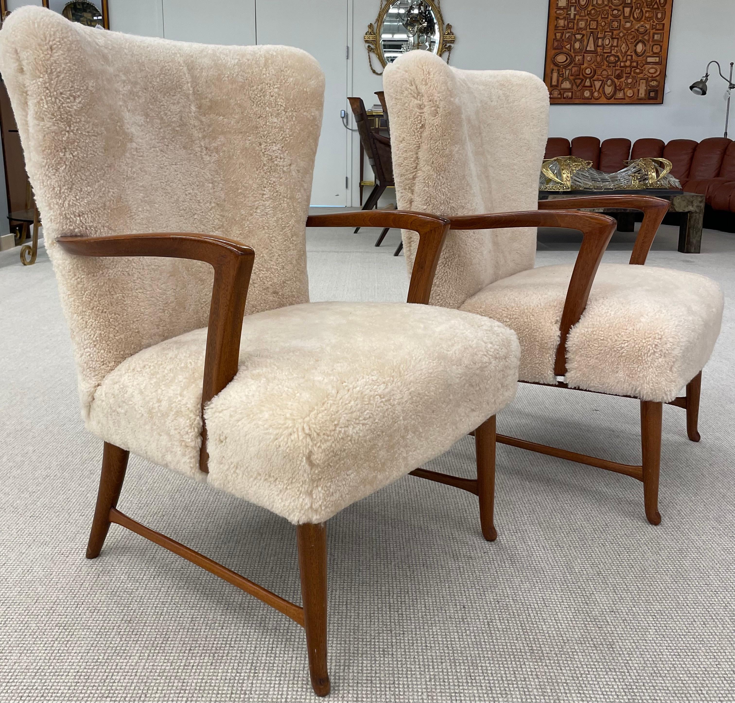 Mid-Century Modern Pair of Mid-Century Paola Buffa Style Italian Lounge Chairs in Neutral Sheepskin