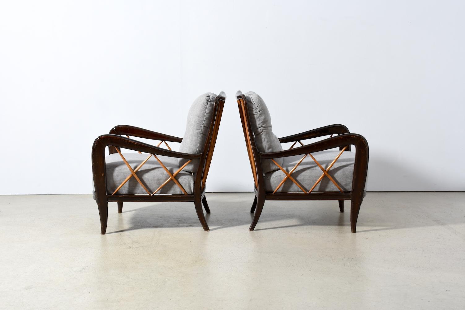 Mid-Century Modern Pair of Style of Paolo Buffa Armchairs circa 1940s Italy New Upholstery For Sale