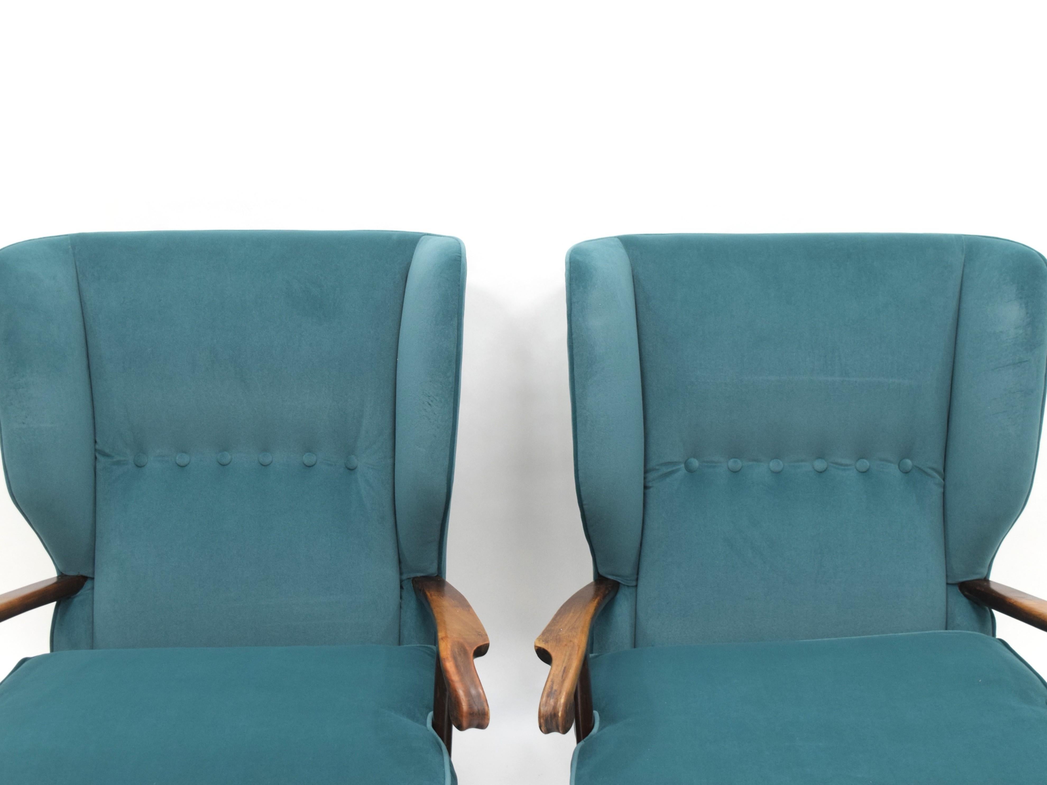 italien Paire de fauteuils en velours bleu de Paolo Buffa en vente