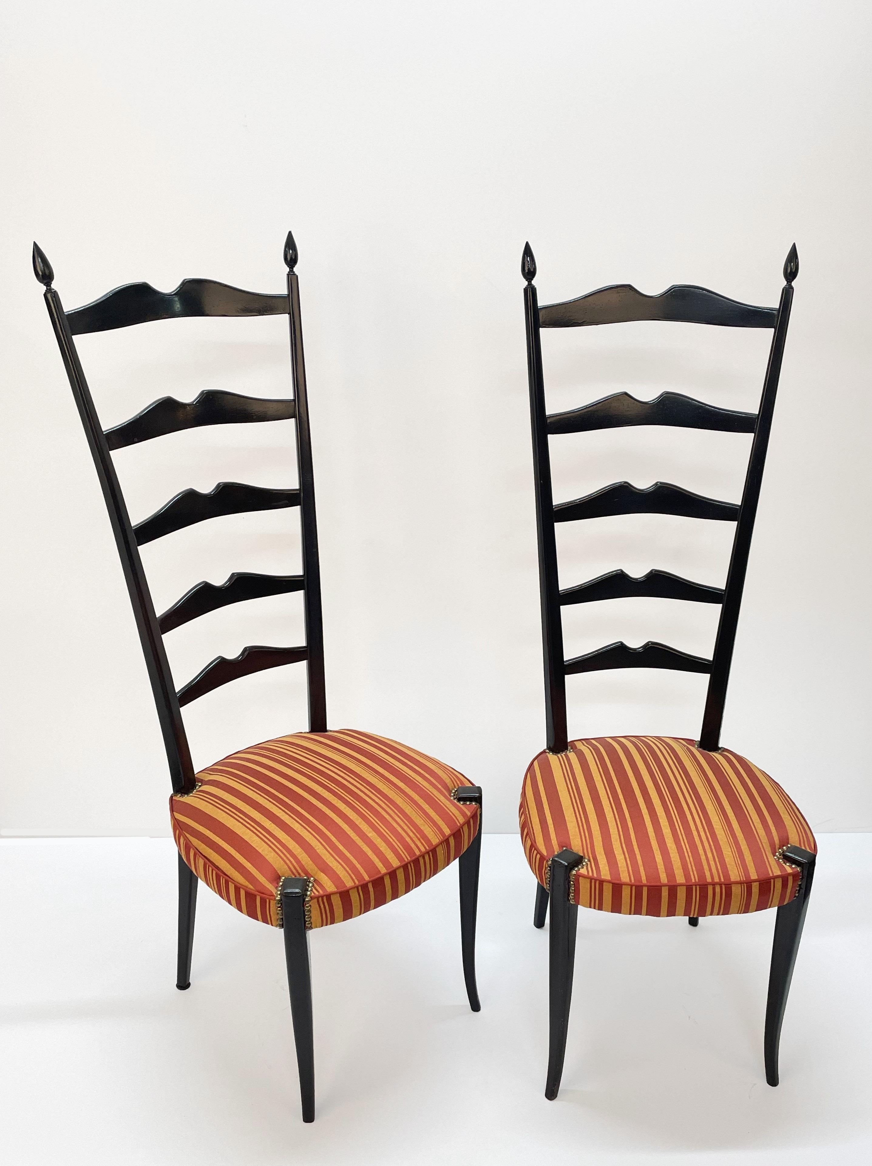 Pair of Paolo Buffa Chiavari Wood Italian Chairs with Ladder High Back, 1950s In Good Condition In Roma, IT