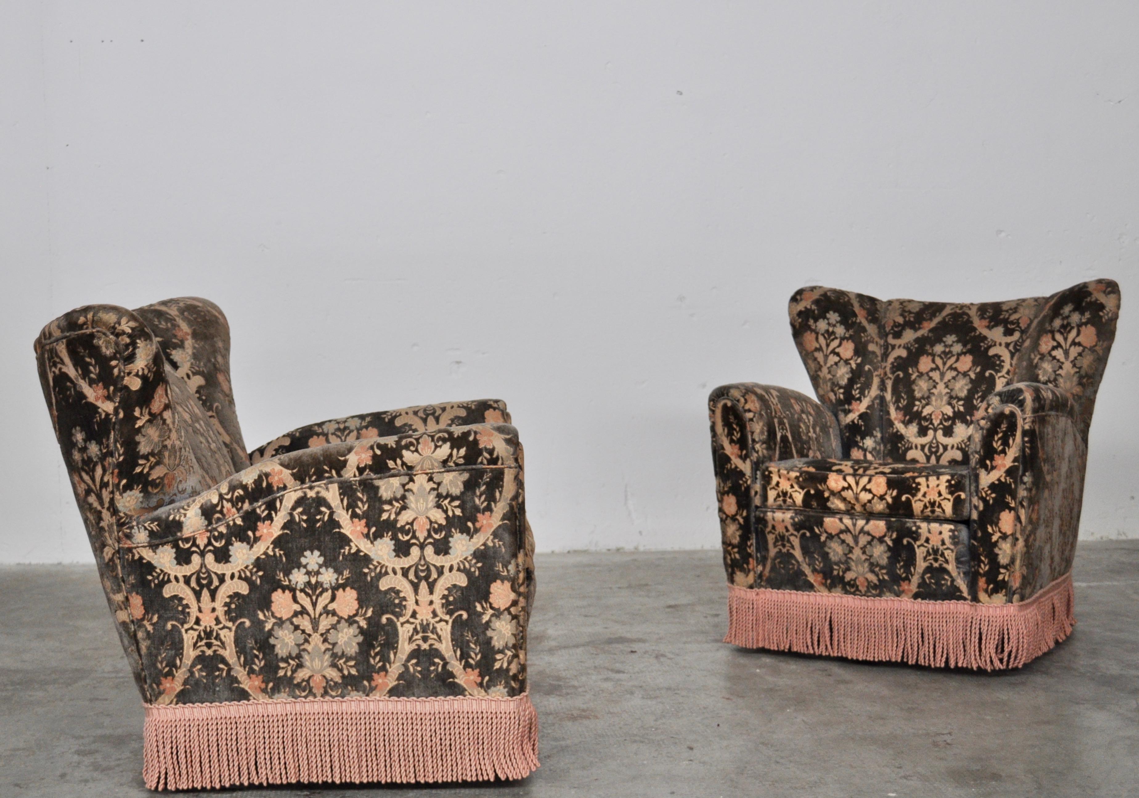 Special pair floral velvet armchairs with fringes. Models attributed to Paolo Buffa. Padding with green and pink floral velvet.