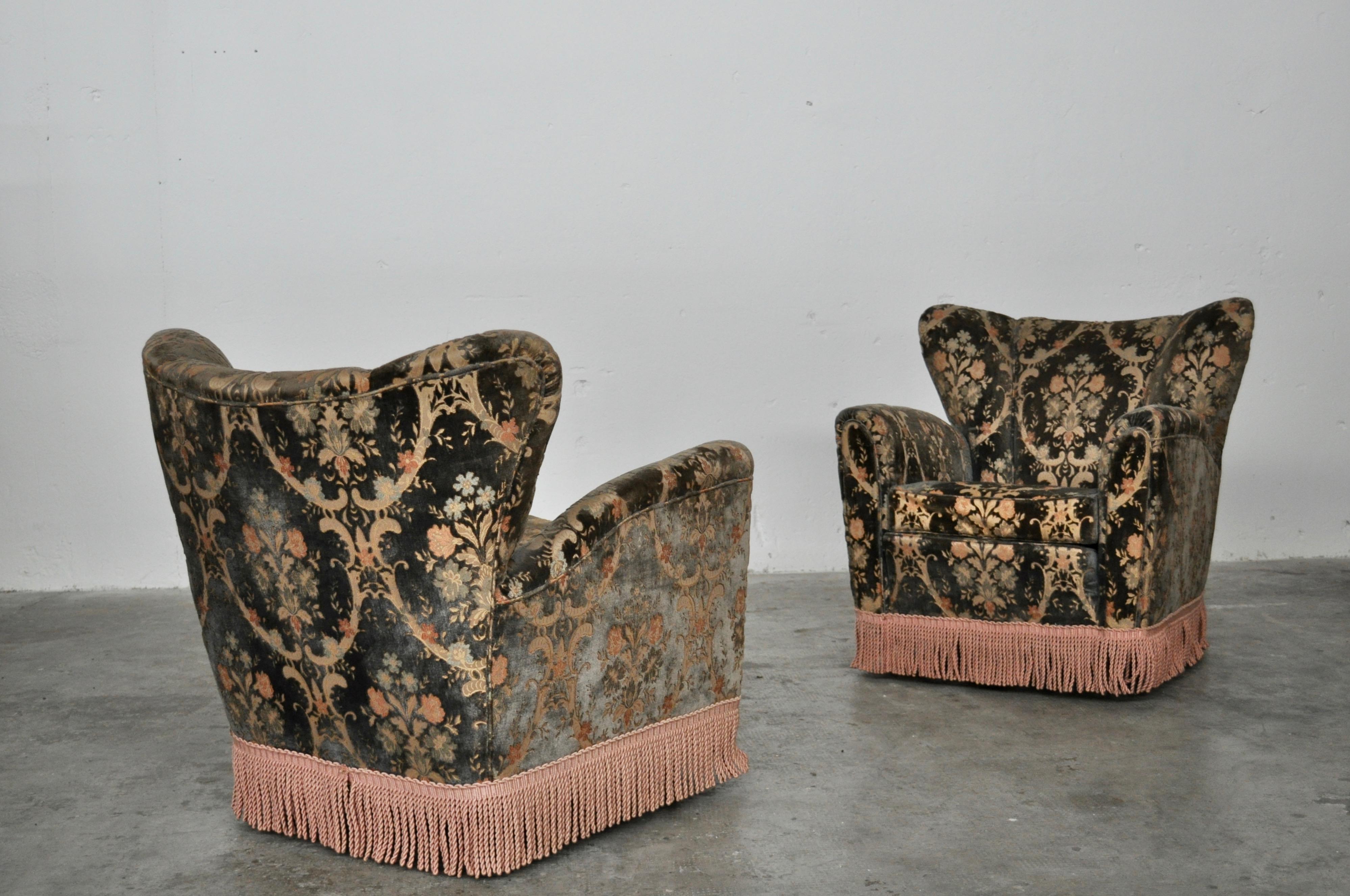 Italian Pair of Paolo Buffa Floral Velvet Armchairs with Fringes, Italy, 1950 For Sale