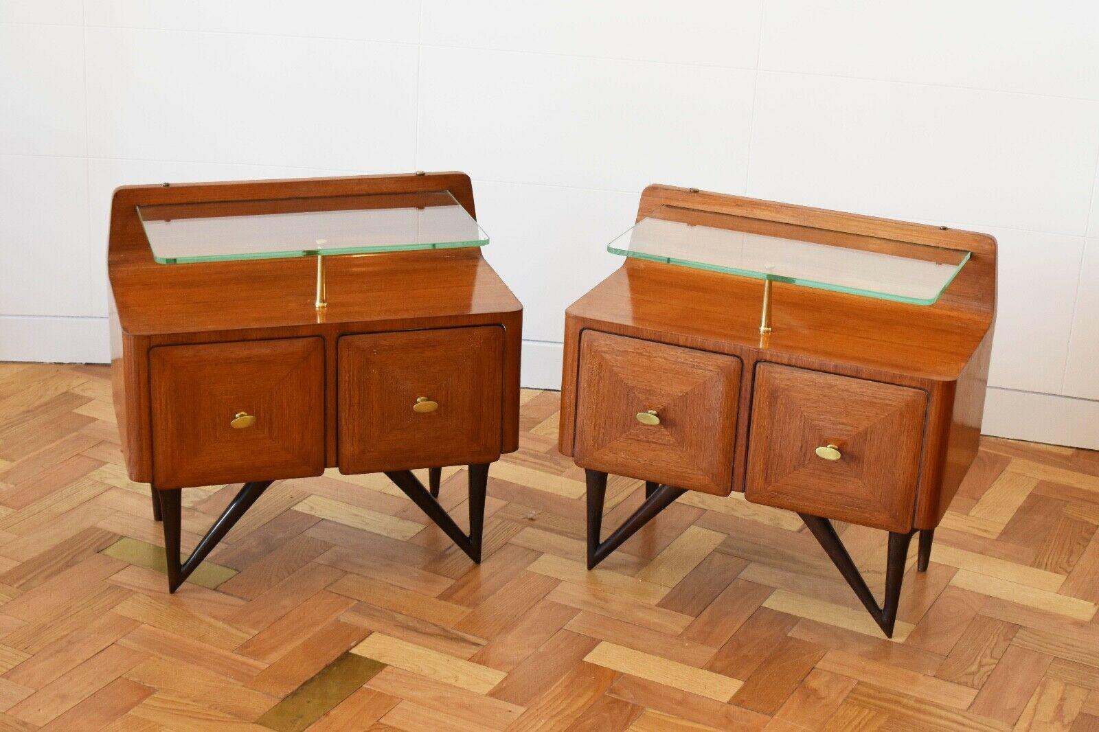 Mid-Century Modern Pair of Paolo Buffa Italian 1950s Side Cupboards / Bedside