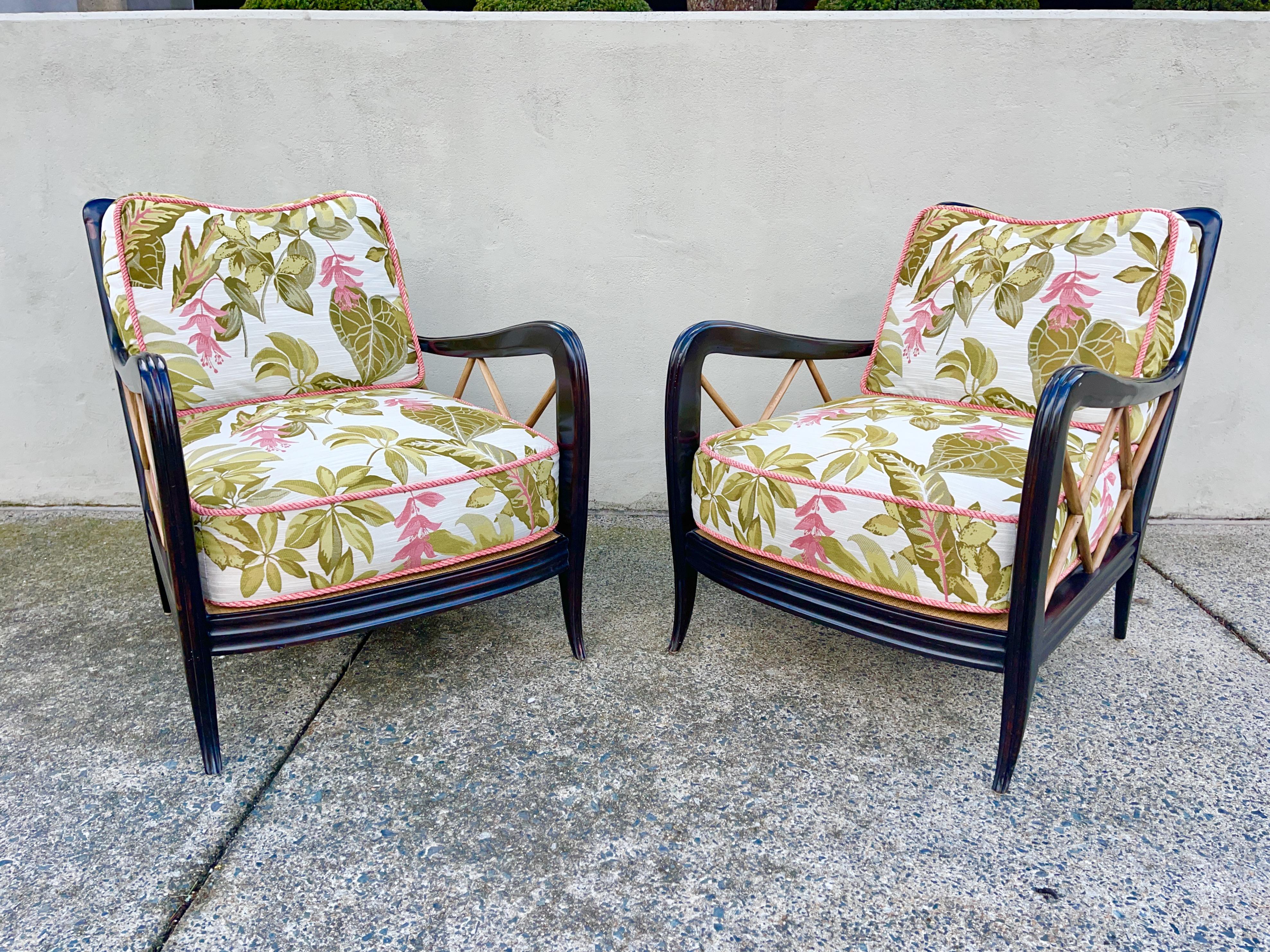 Mid-Century Modern Paire de chaises longues de style Paolo Buffa en vente