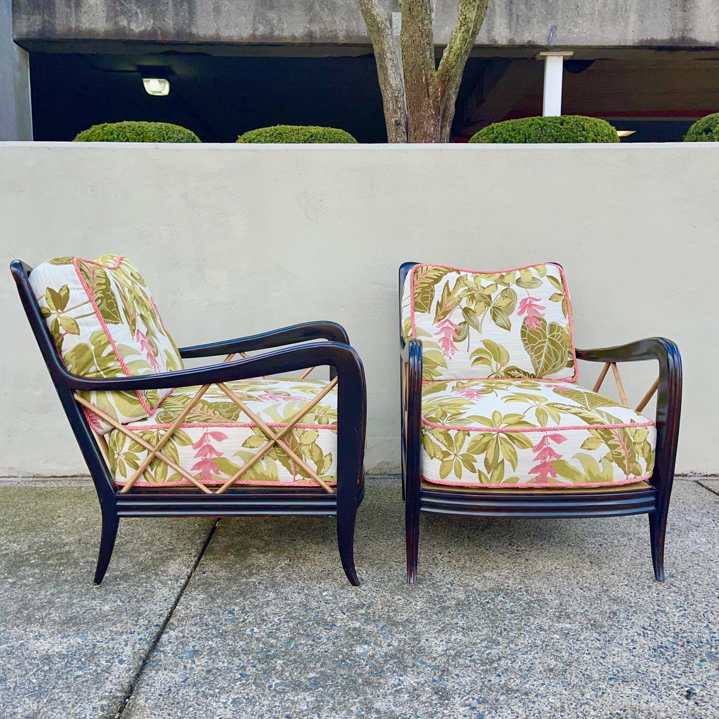 italien Paire de chaises longues de style Paolo Buffa en vente