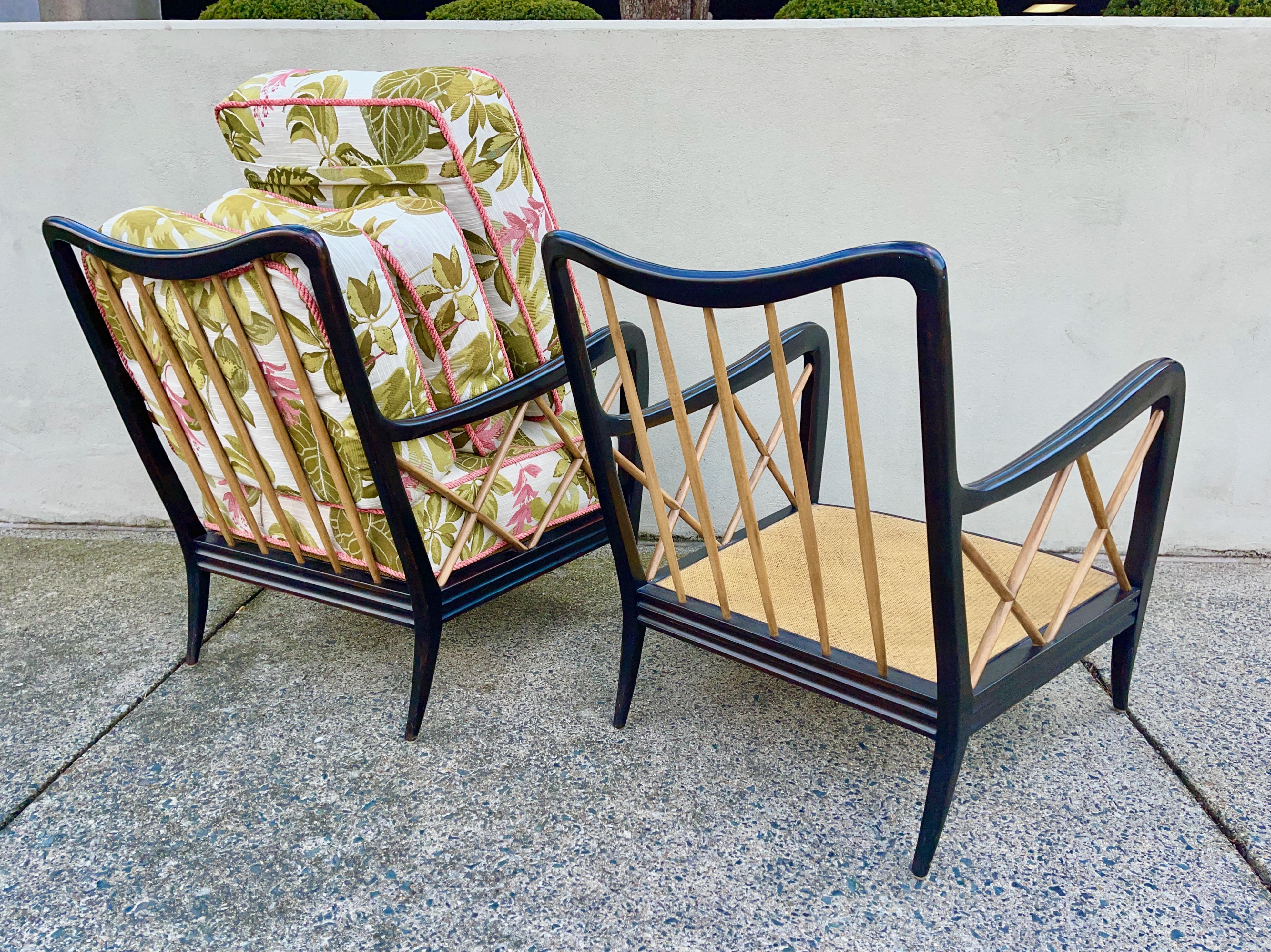 Milieu du XXe siècle Paire de chaises longues de style Paolo Buffa en vente
