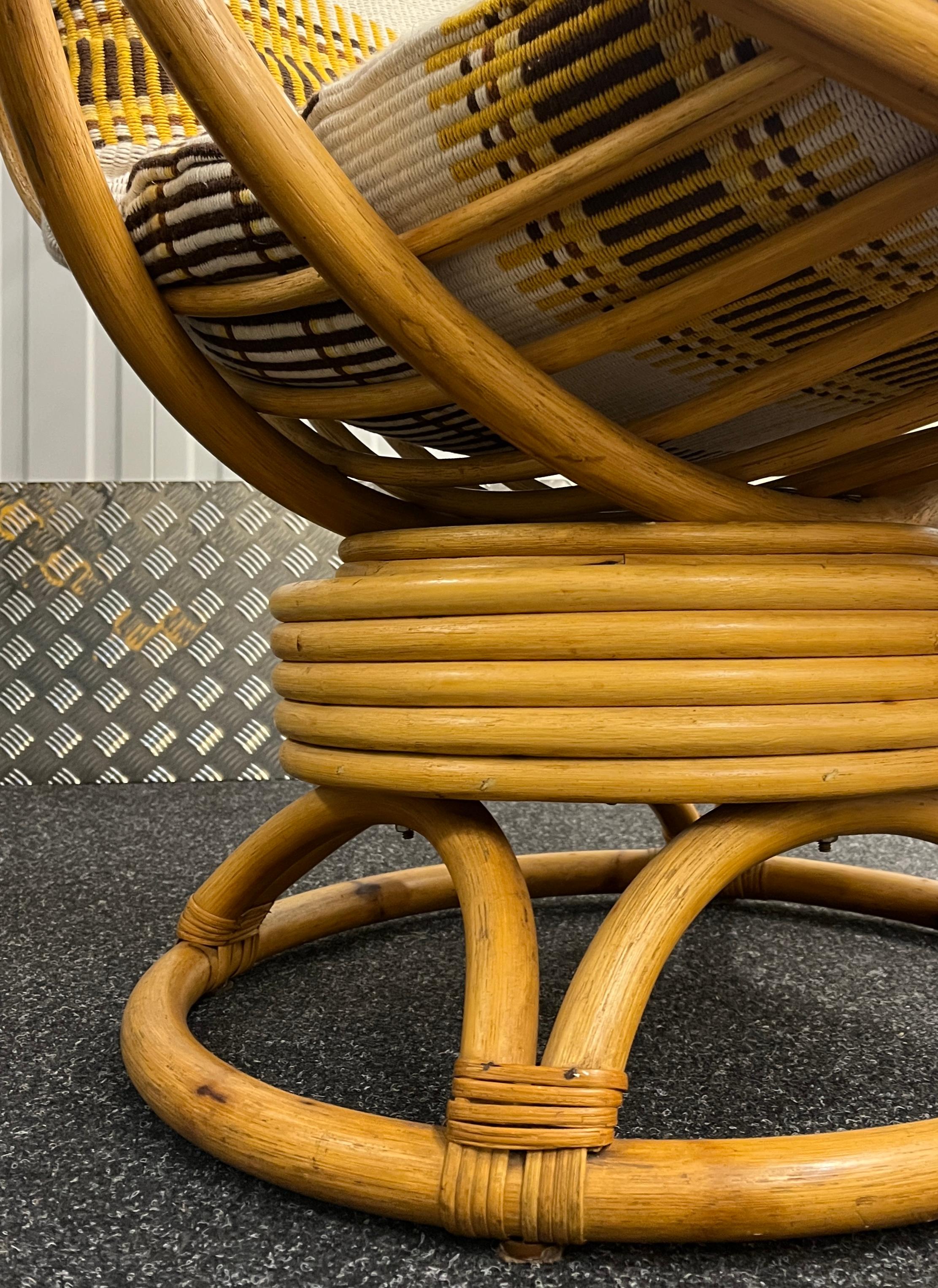 Pair of Bamboo and Rattan Swivel Lounge Chairs with Woven Cushions In Good Condition In São Domingos De Rana, PT