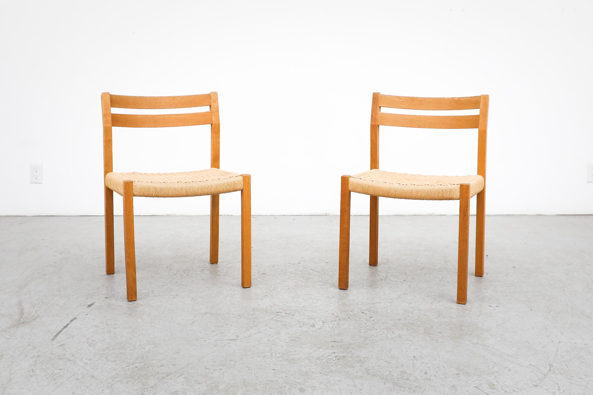 Conçue par Niels Otto Møller en 1974 pour J.L.A. Møllers Møbelfabrik, ces chaises 
