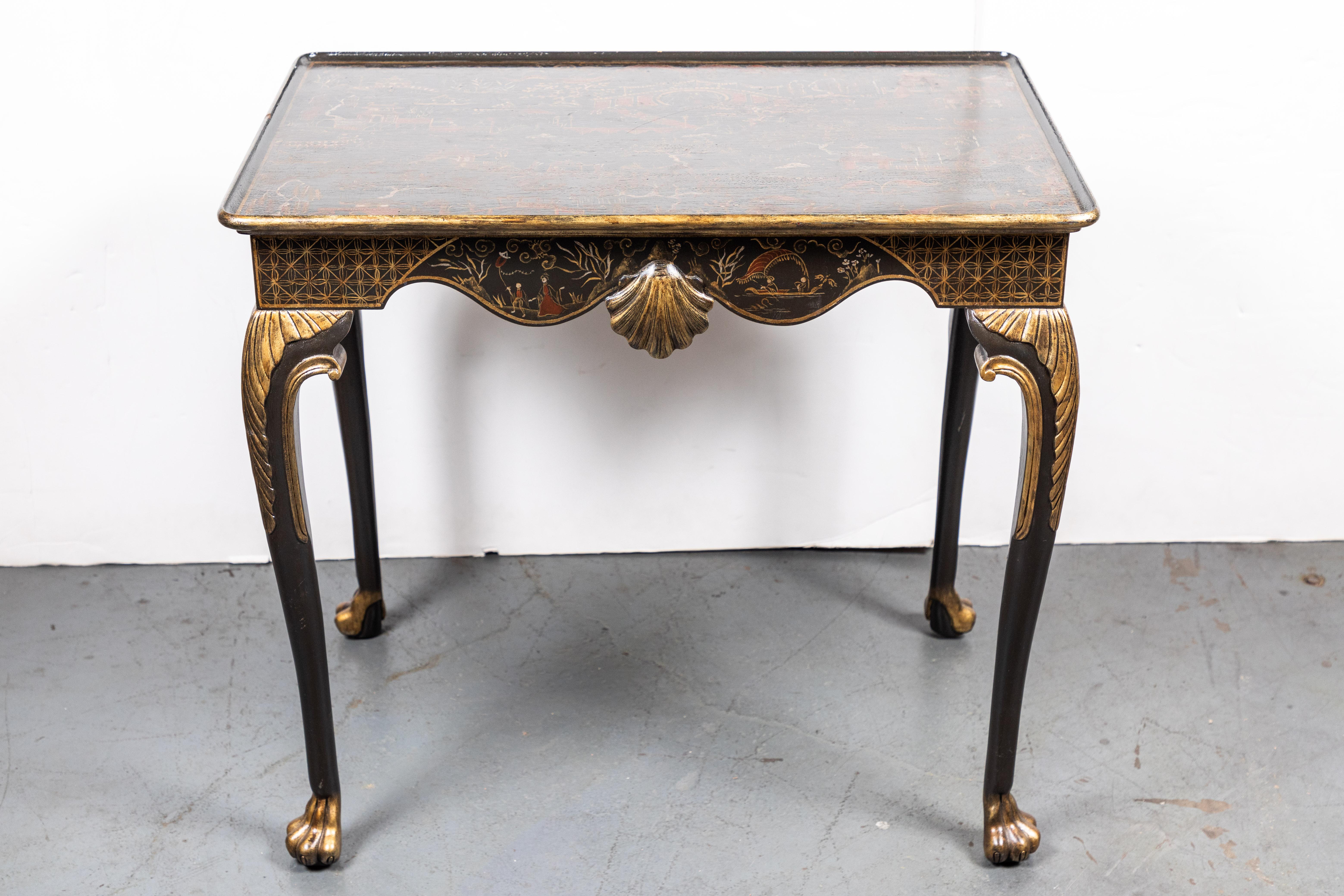 Pair of Parcel-Gilt, Chinoiserie Side Tables 1