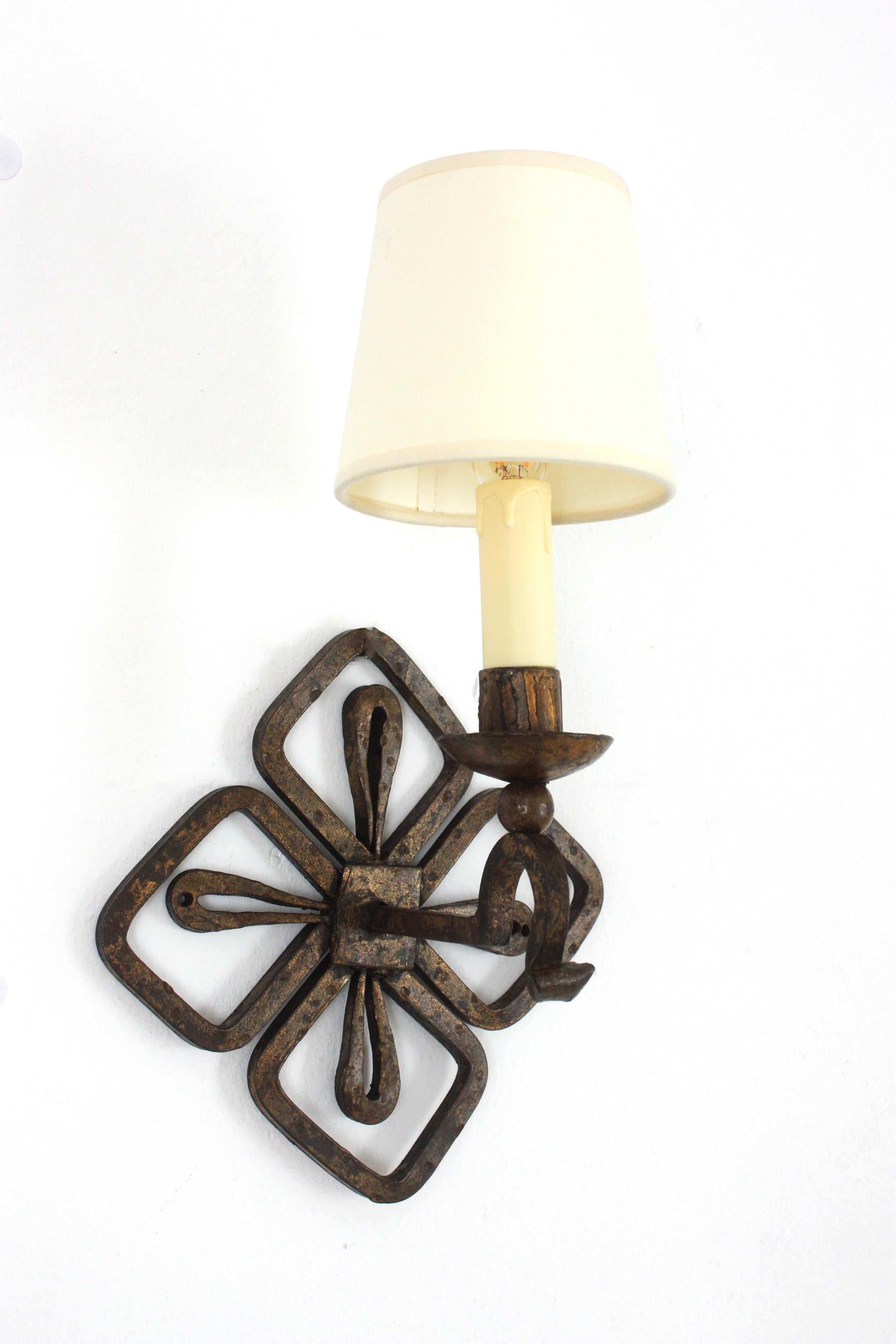 Pair of Parcel Gilt Iron Wall Sconces with Fleur de Lis Design For Sale 4