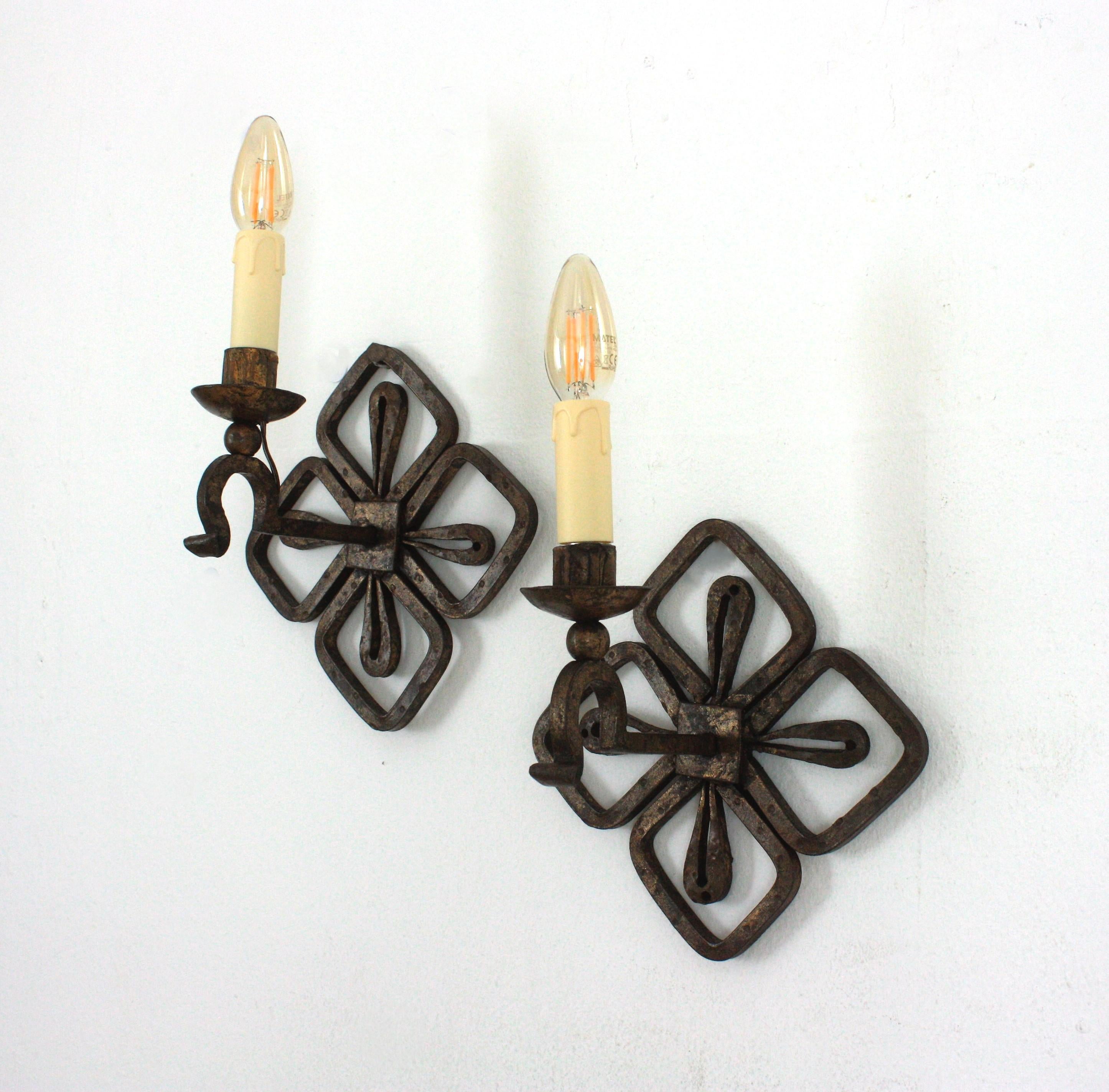 20th Century Pair of Parcel Gilt Iron Wall Sconces with Fleur de Lis Design For Sale