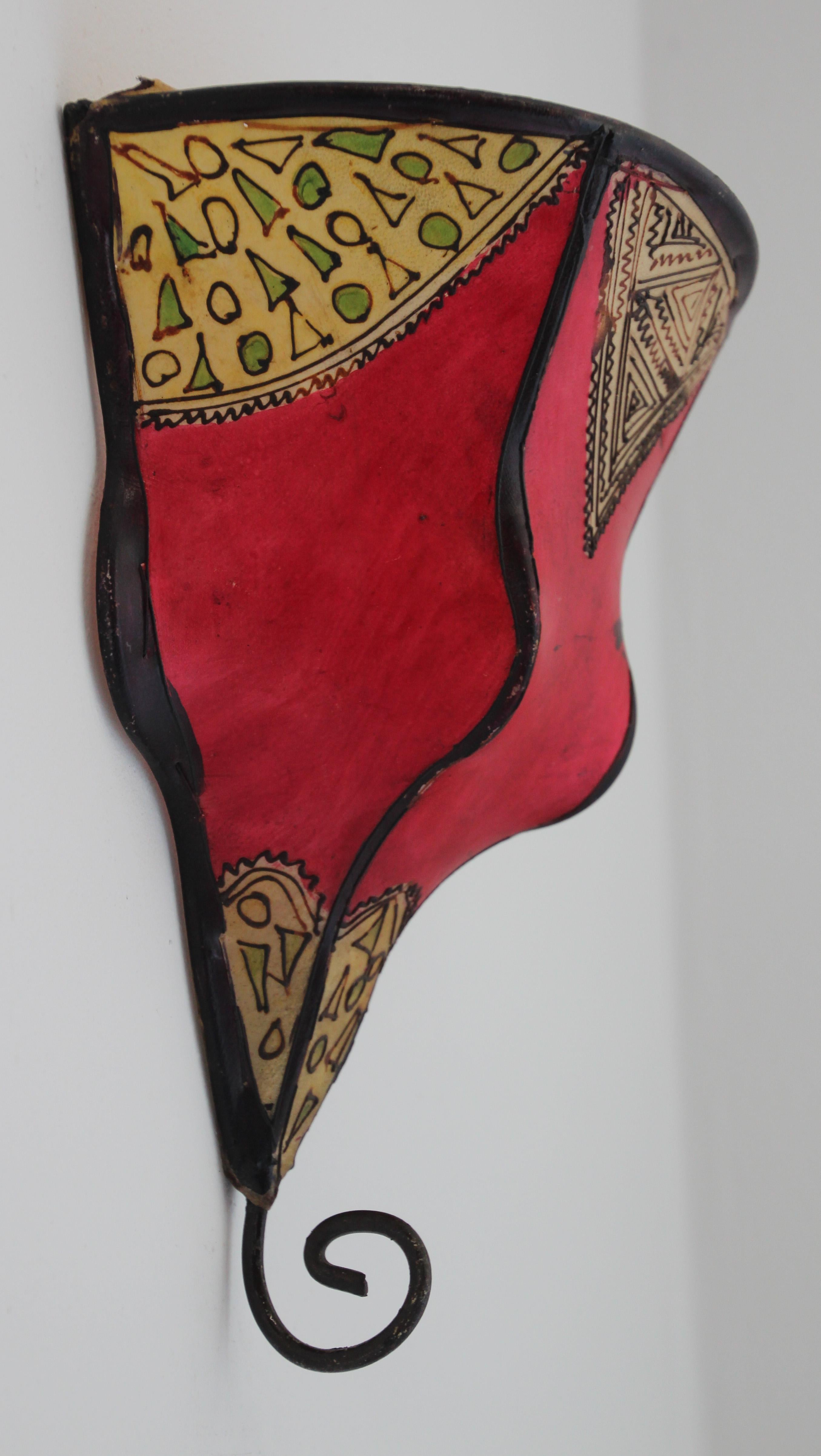 Marocchino Coppia di Sconce curve da parete in pergamena di arte marocchina africana in vendita