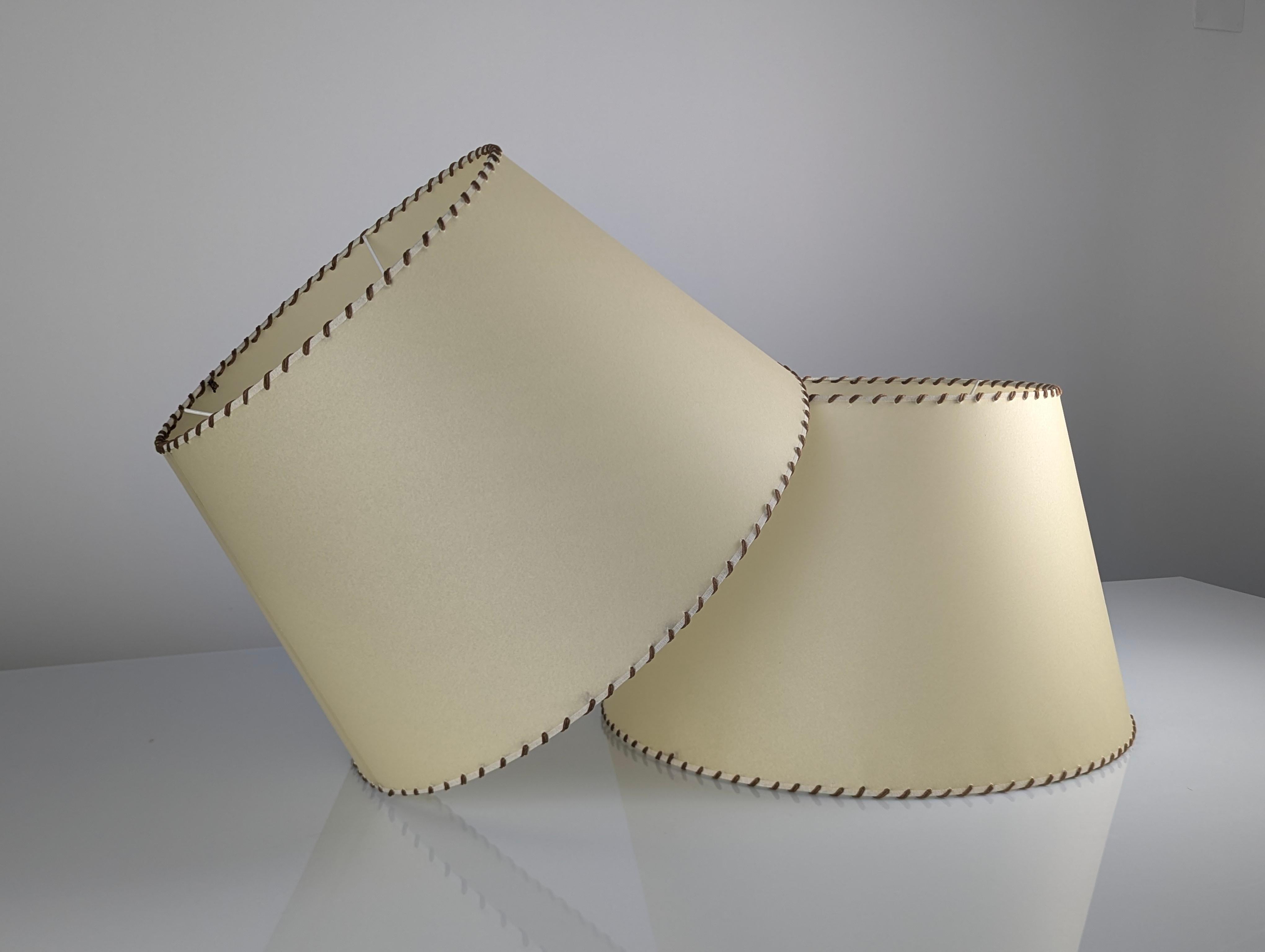 Pair of parchment paper and rope lampshades In Excellent Condition For Sale In Benalmadena, ES