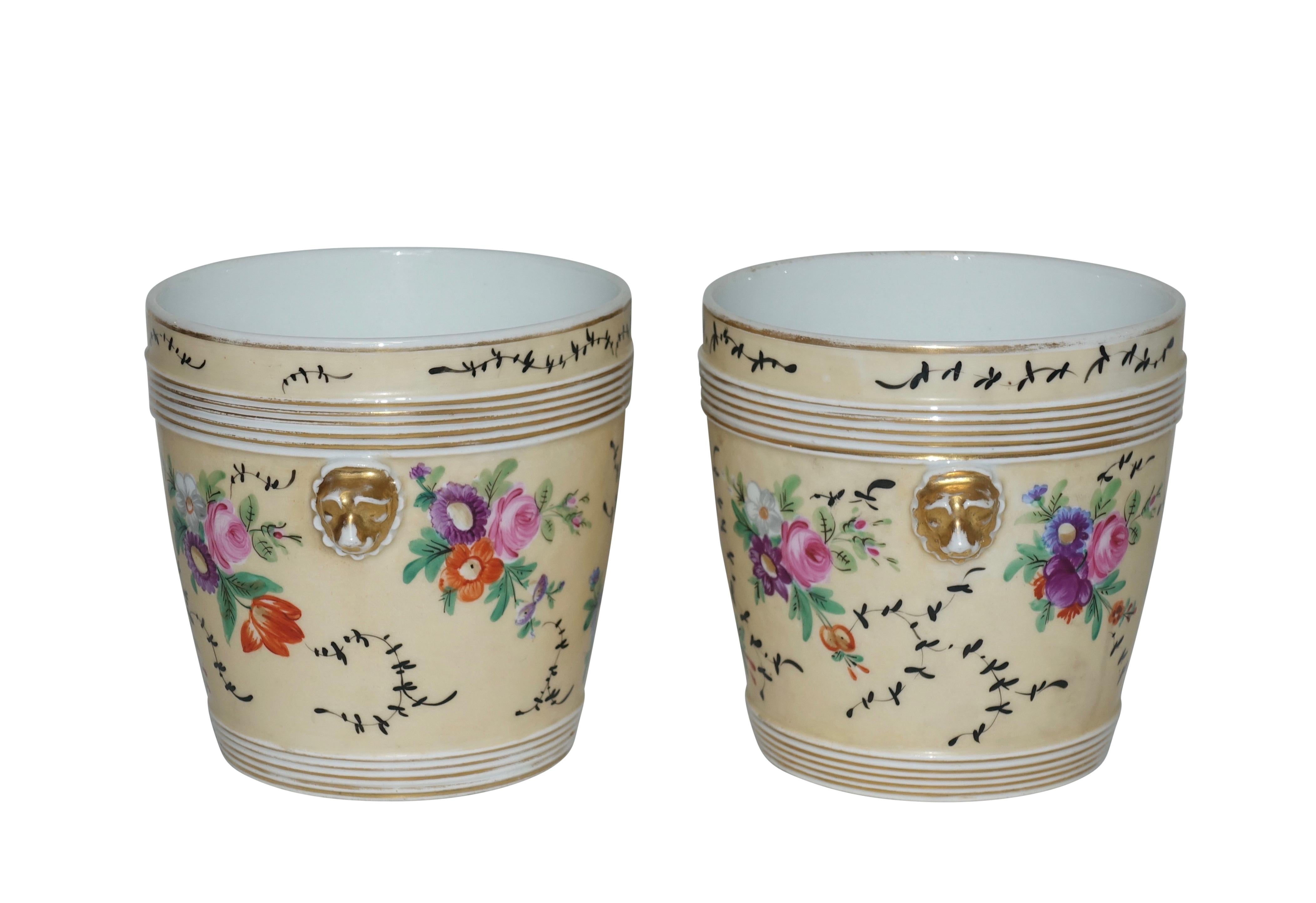 Pair of Paris Porcelain Cachepots with Hand-Painted Flowers, French, circa 1860 In Good Condition In San Francisco, CA