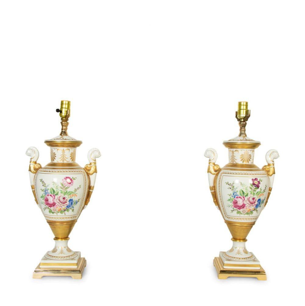Pair of Paris Porcelain Lamps In Good Condition For Sale In Atlanta, GA